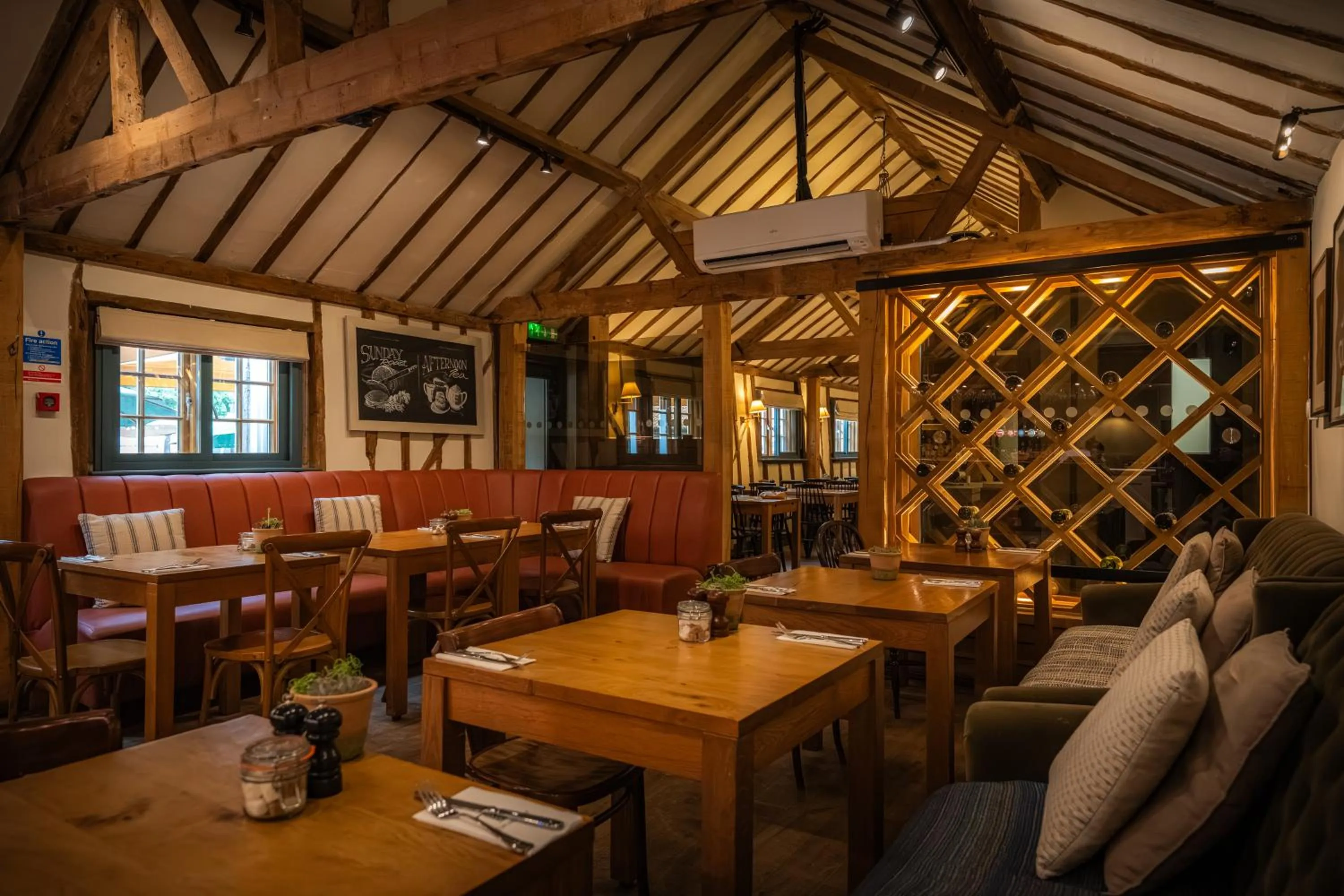 Restaurant/places to eat in Tewinbury Farm Hotel