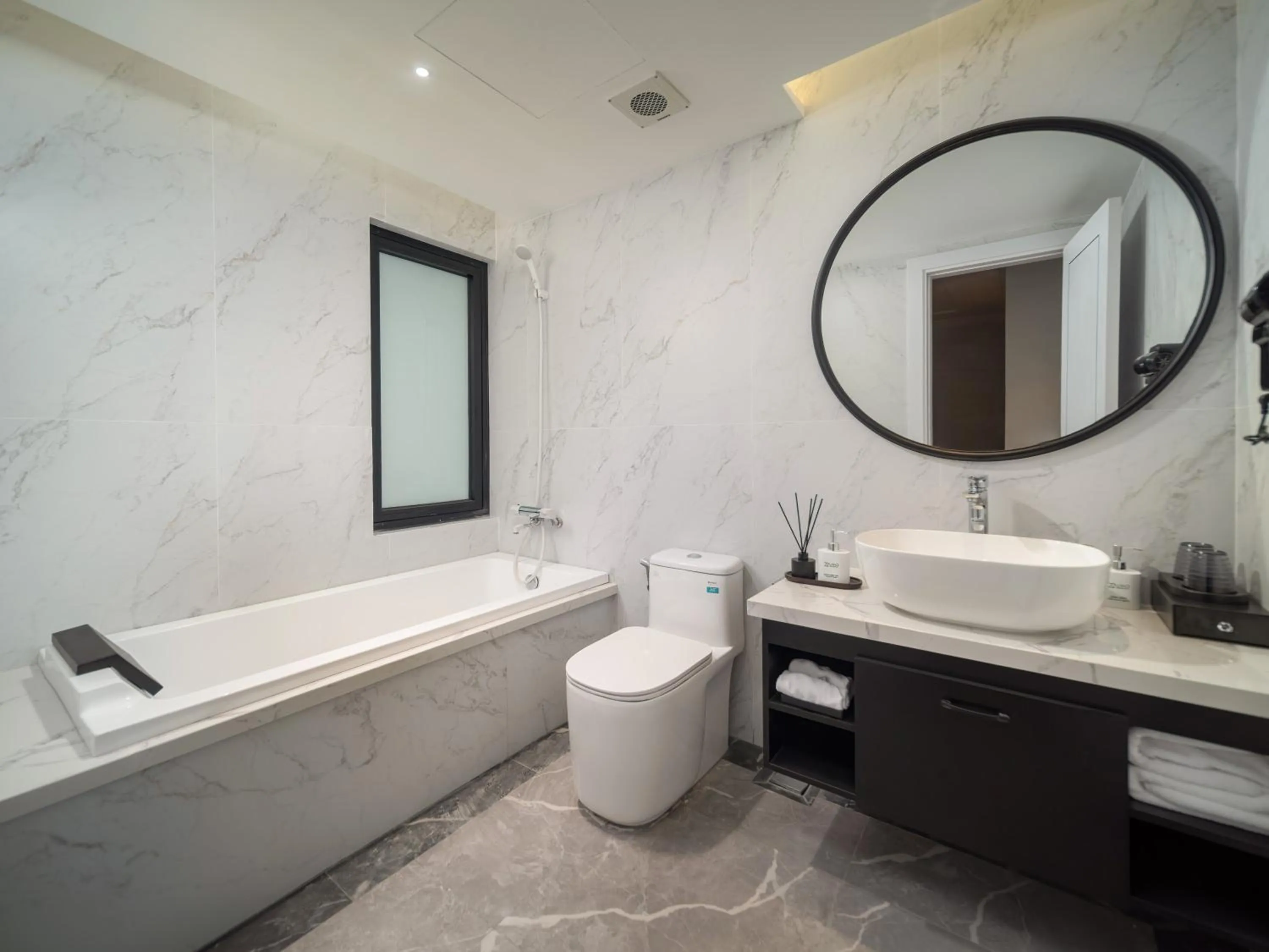 Toilet in Cloud 22Land hotel