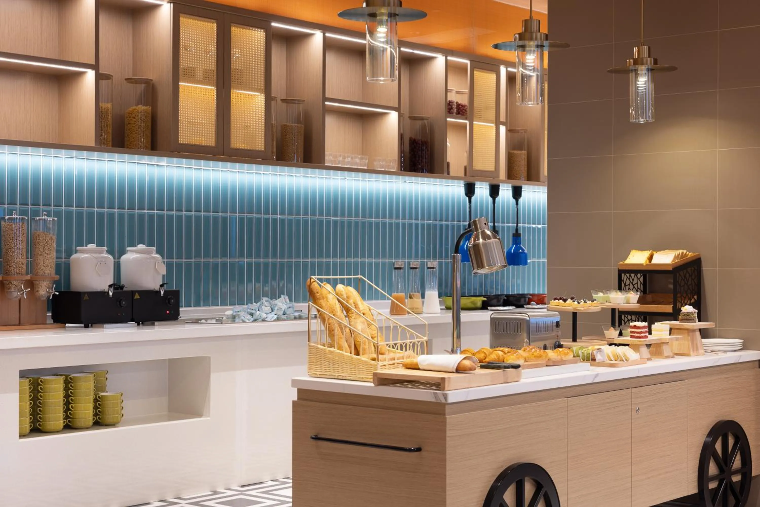 Restaurant/places to eat in Home2 Suite by Hilton Fuyang Taihe