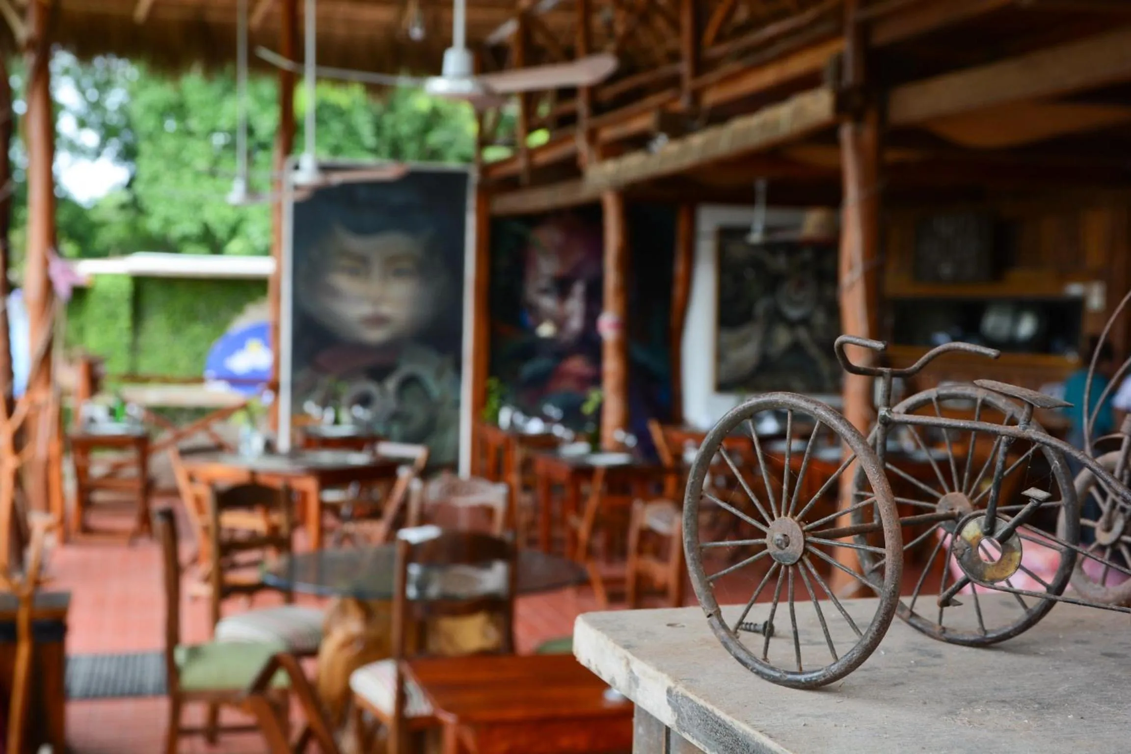 Restaurant/places to eat in Hotel Zentik Project & Saline Cave