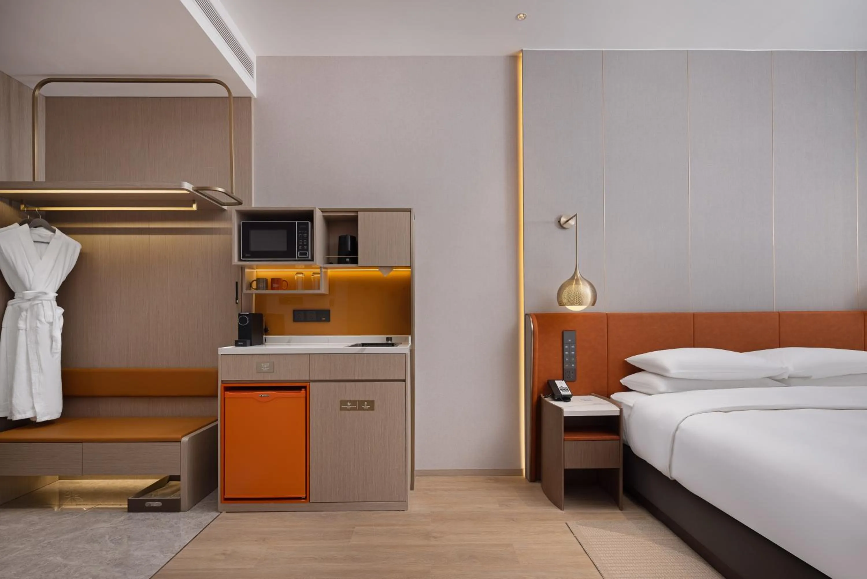 minibar, Bed in Home2 Suite by Hilton Ningbo Yinzhou