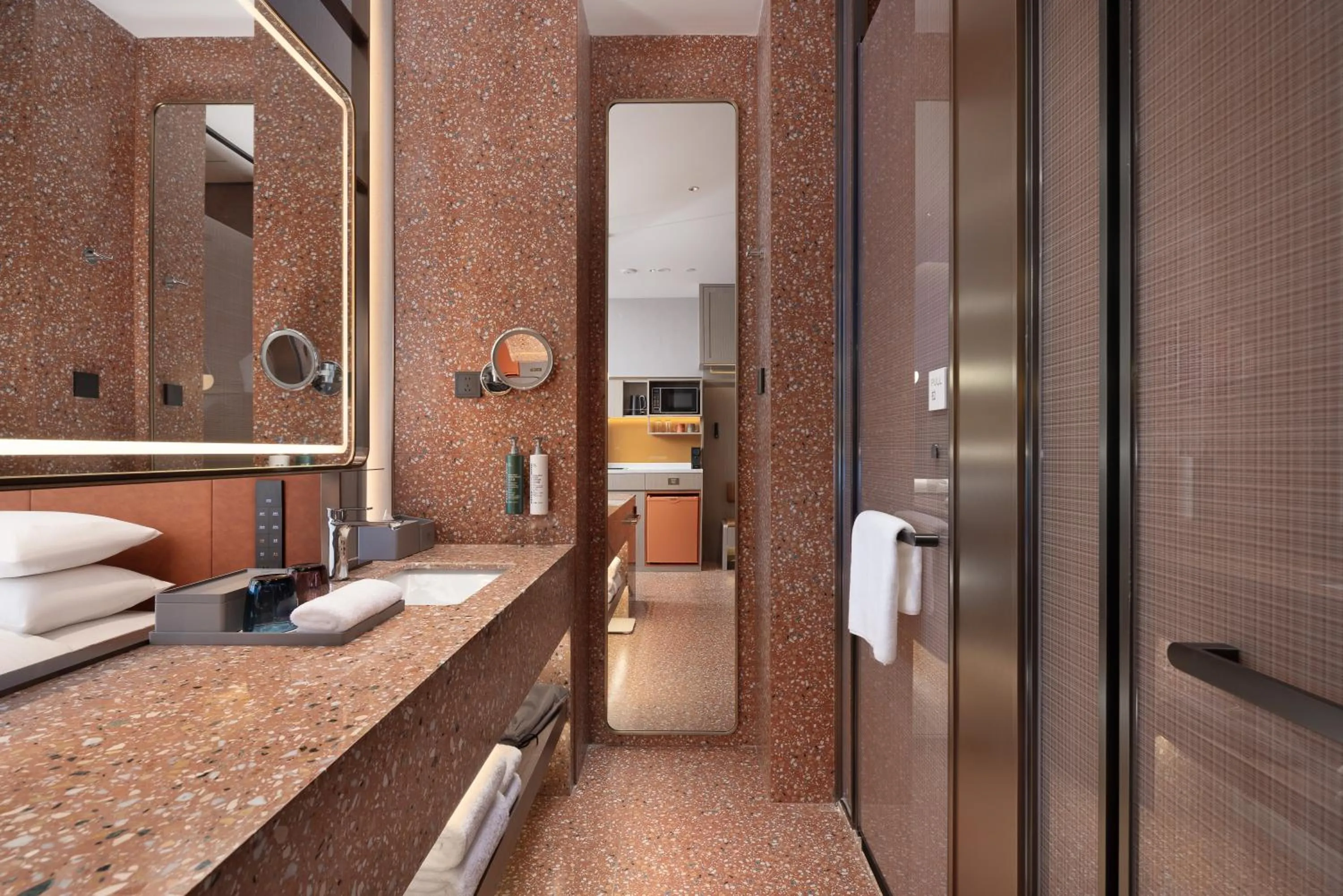 Bathroom, Bed in Home2 Suite by Hilton Ningbo Yinzhou