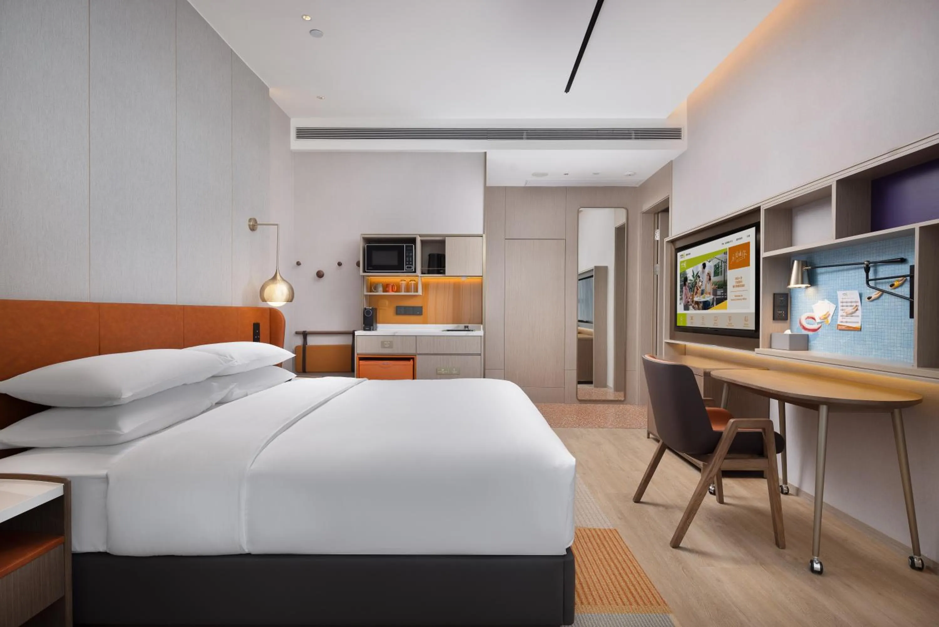 Photo of the whole room, Bed in Home2 Suite by Hilton Ningbo Yinzhou