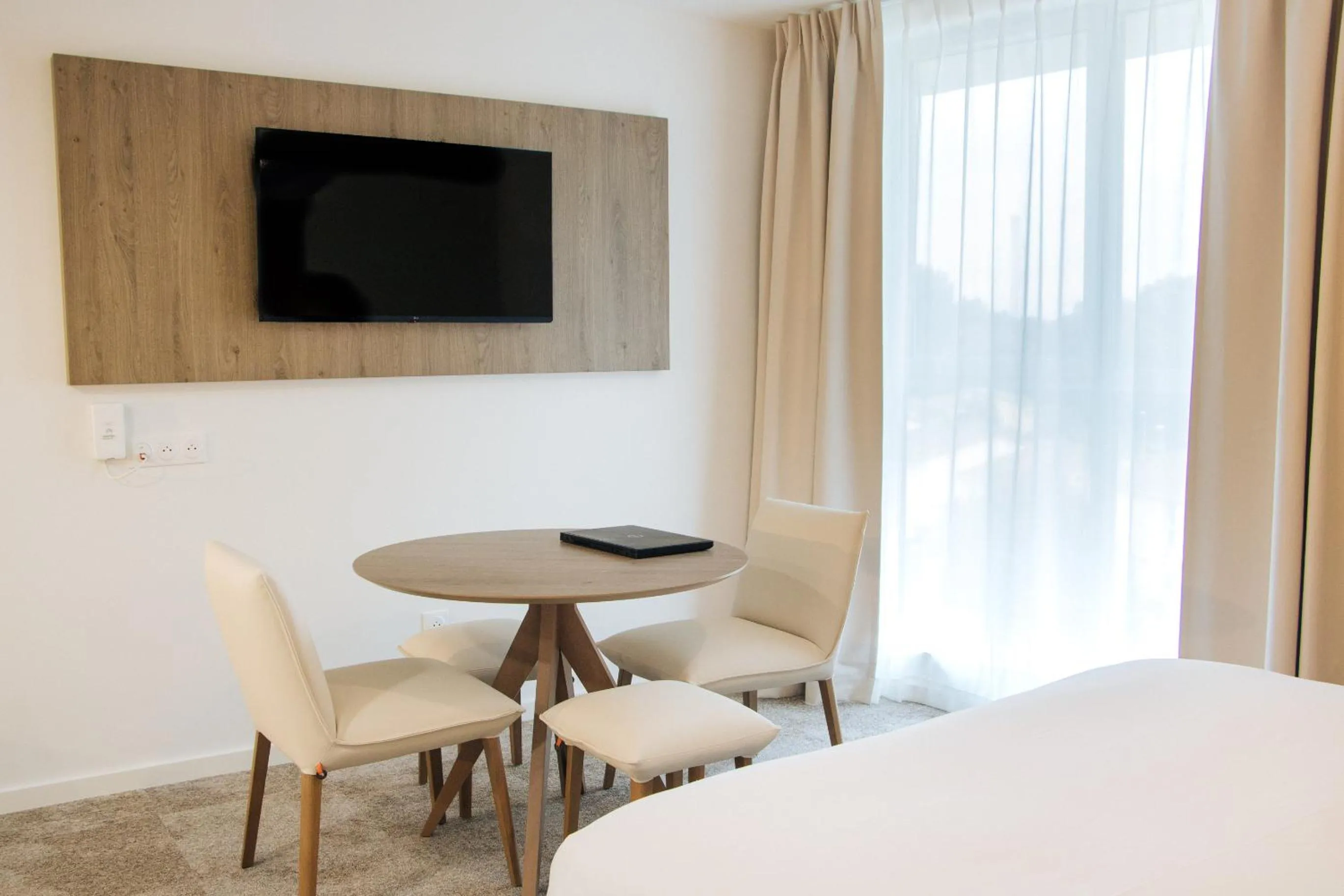 TV and multimedia, Bed in Adagio Access Bordeaux Sud Pessac