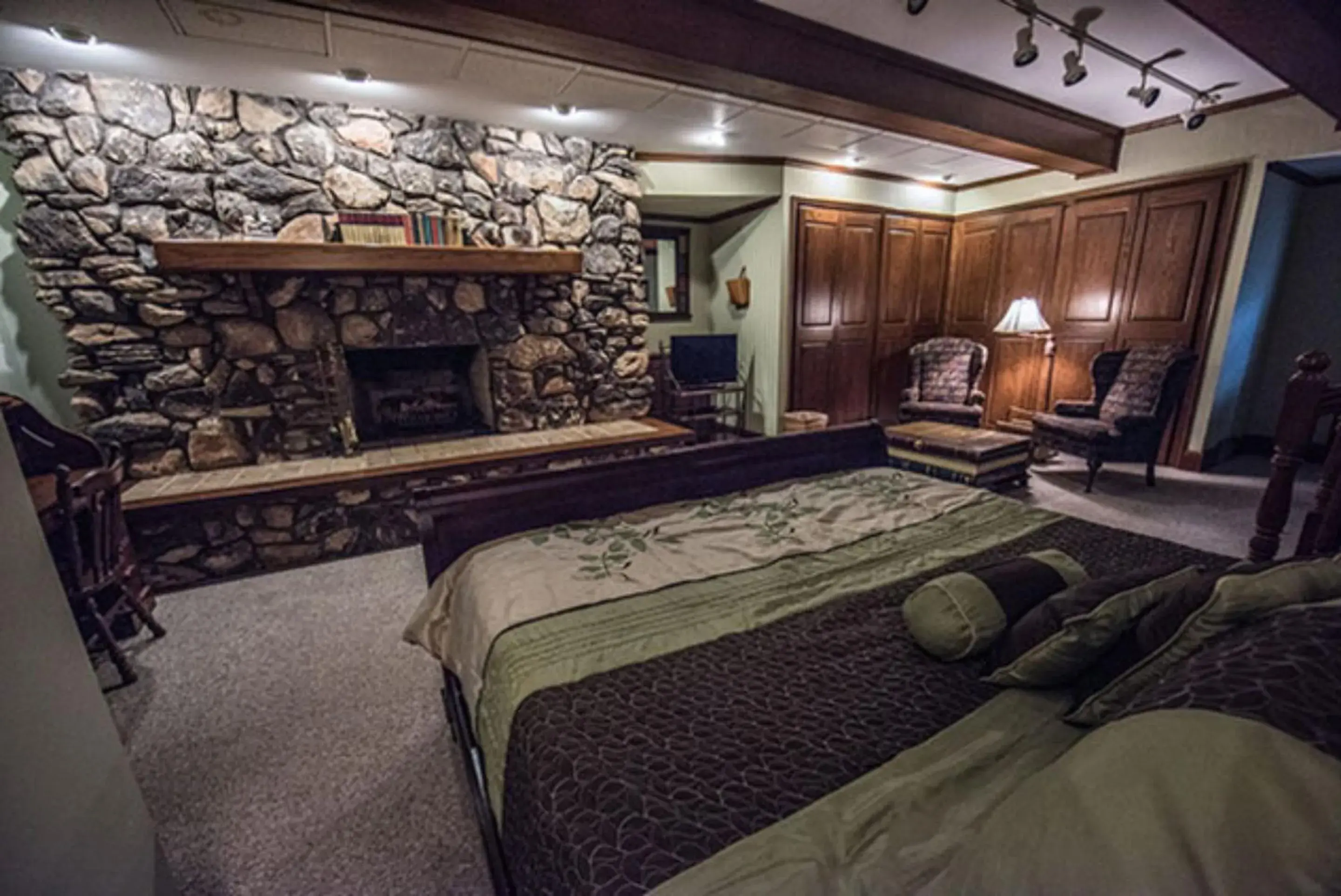 One-Bedroom Suite in The Inn at Dresden One-Bedroom Suite in The Inn at Dresden