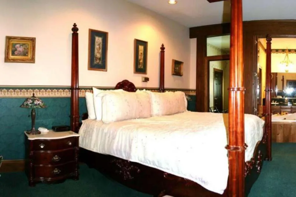 Other, Bed in The Inn at Dresden