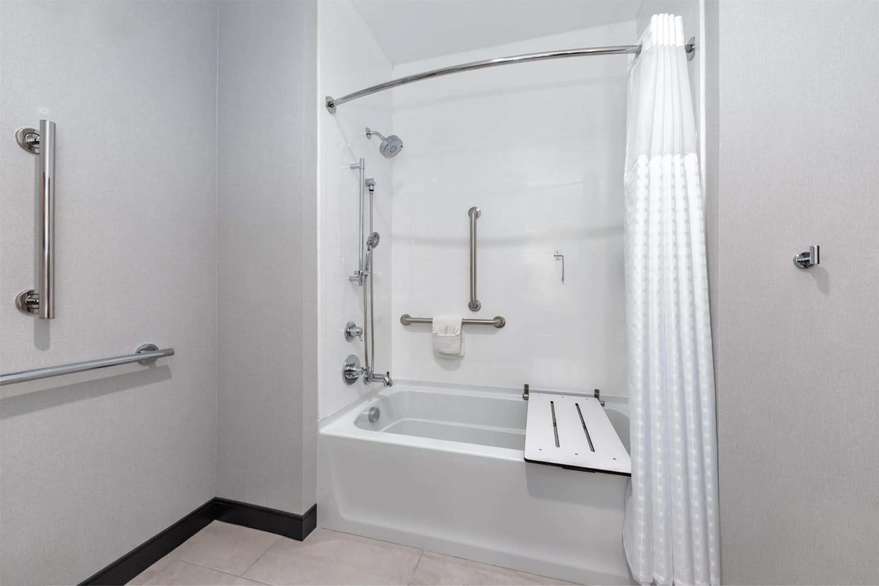 Bathroom in Hampton Inn & Suites Irving Hwy 183