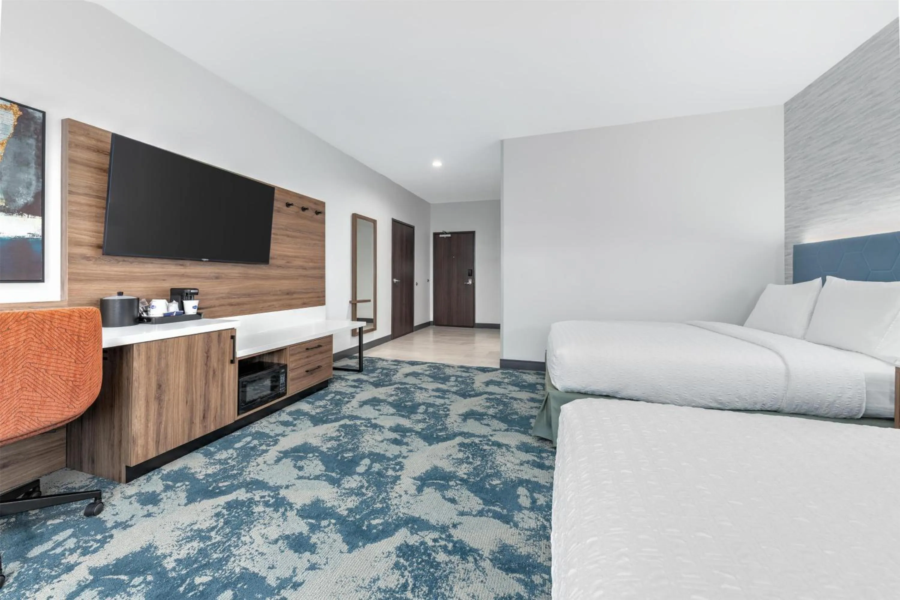 Bed in Hampton Inn & Suites Irving Hwy 183