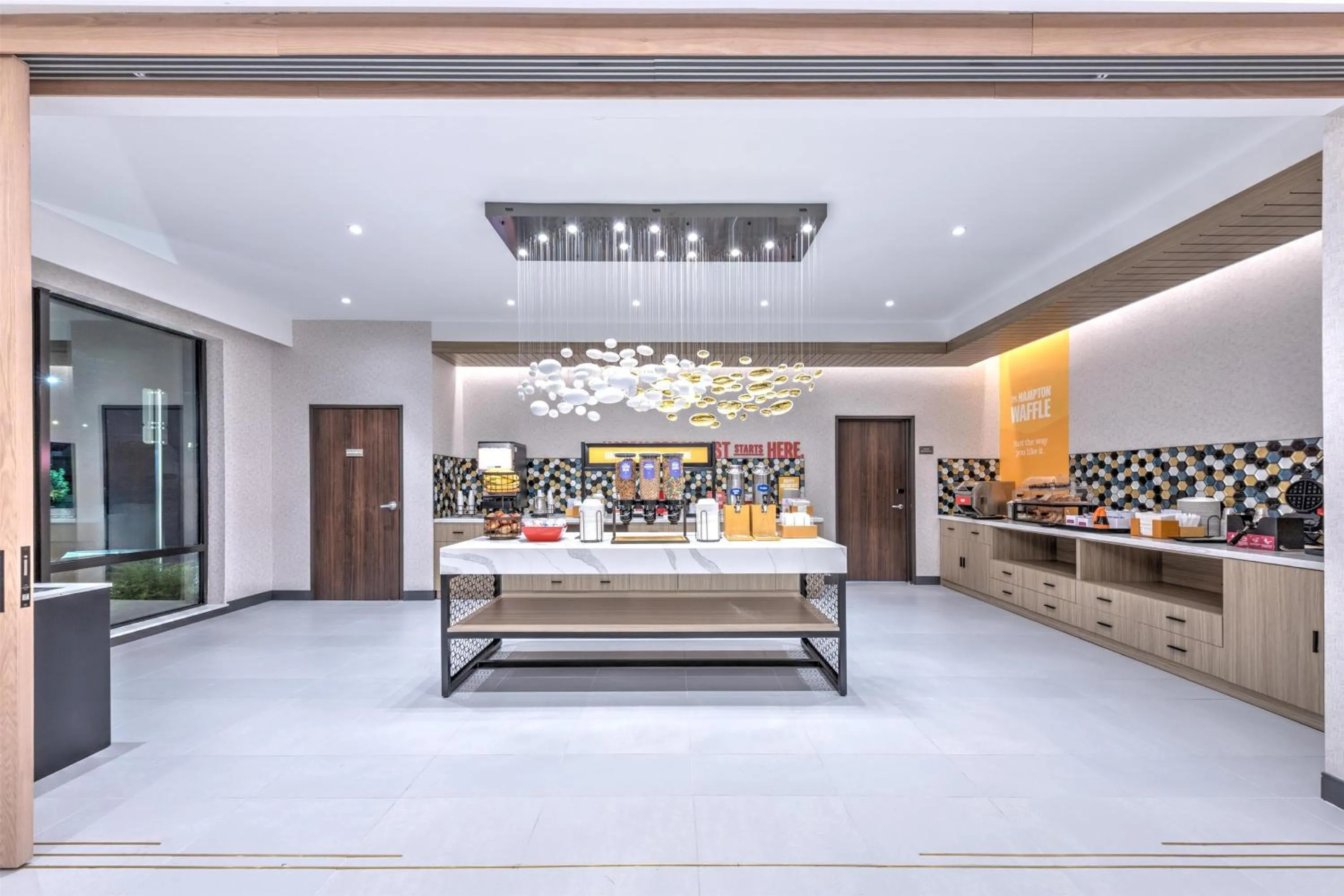 Breakfast in Hampton Inn & Suites Irving Hwy 183