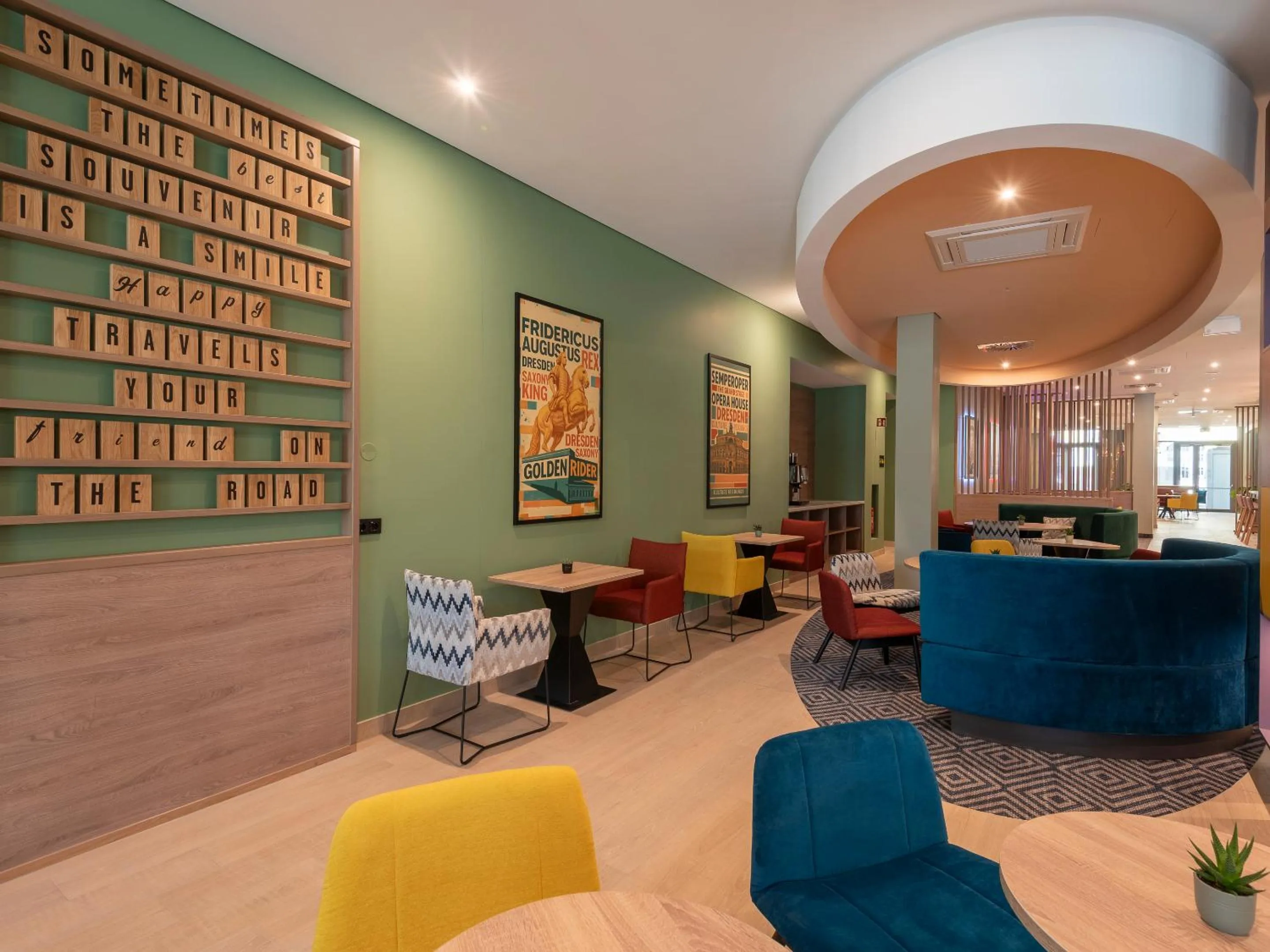 Lobby or reception in Hampton By Hilton Dresden City Centre