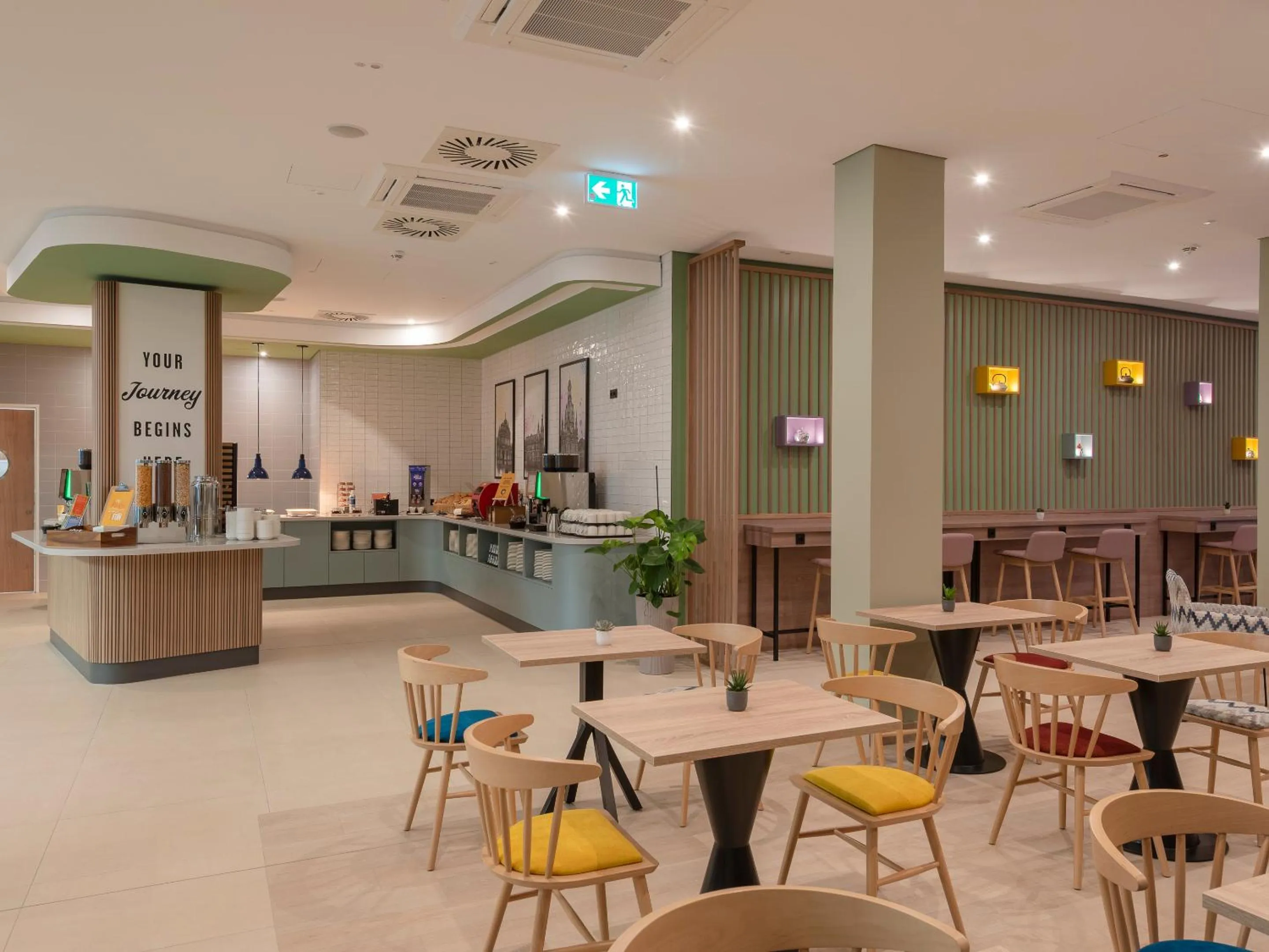 Restaurant/places to eat in Hampton By Hilton Dresden City Centre