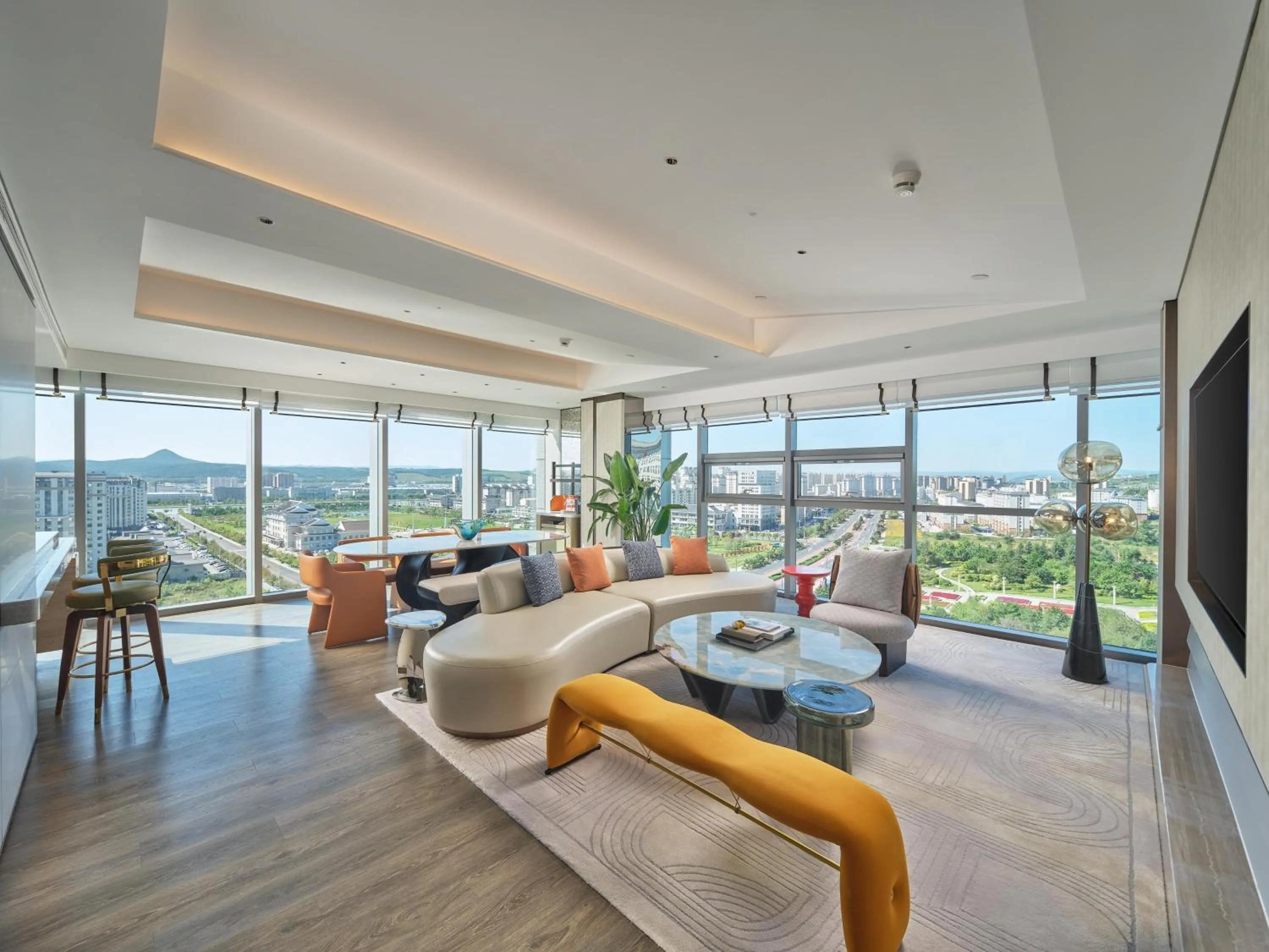 Living room in Doubletree By Hilton Yanji