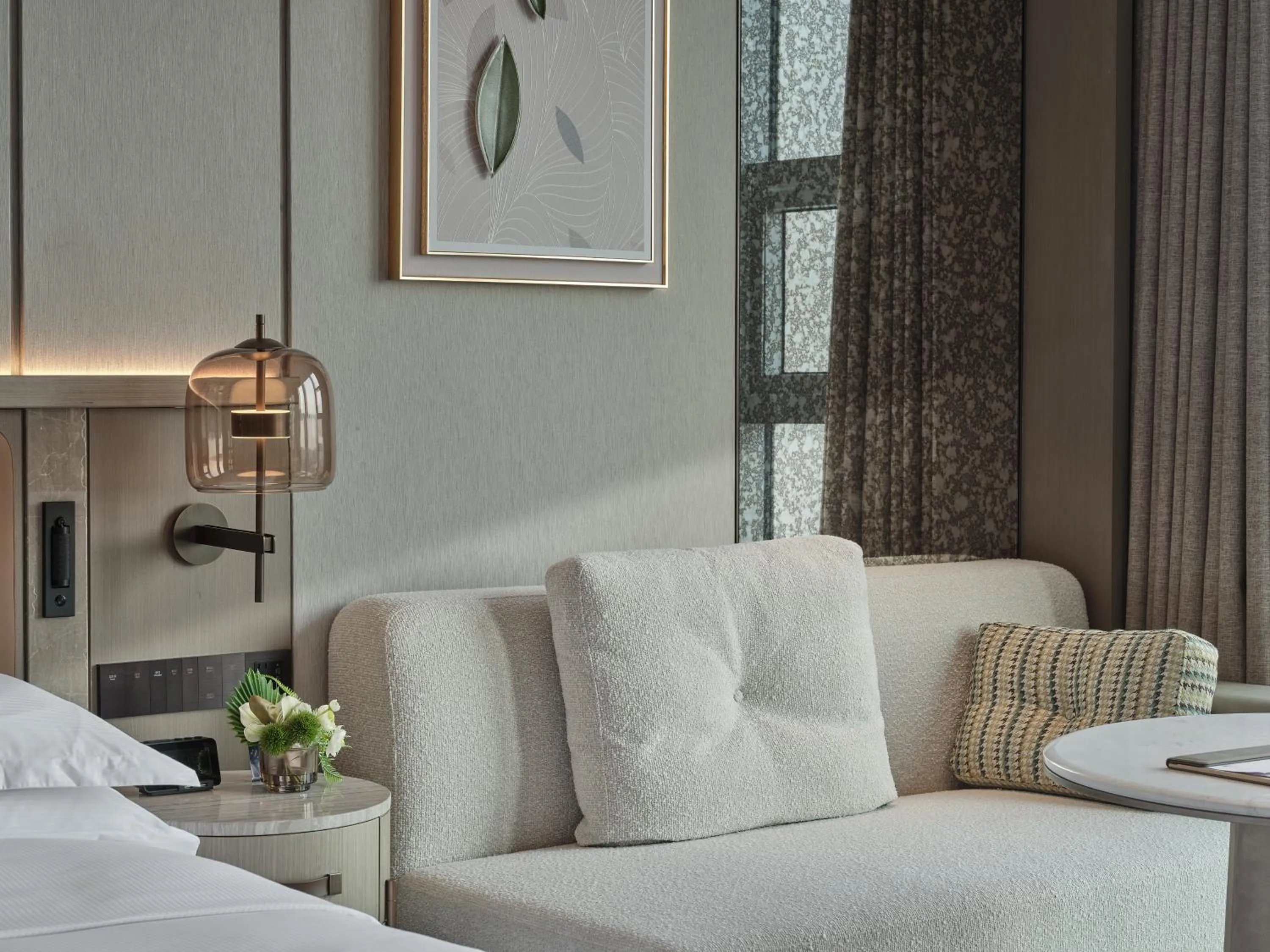 Seating area, Bed in Doubletree By Hilton Yanji