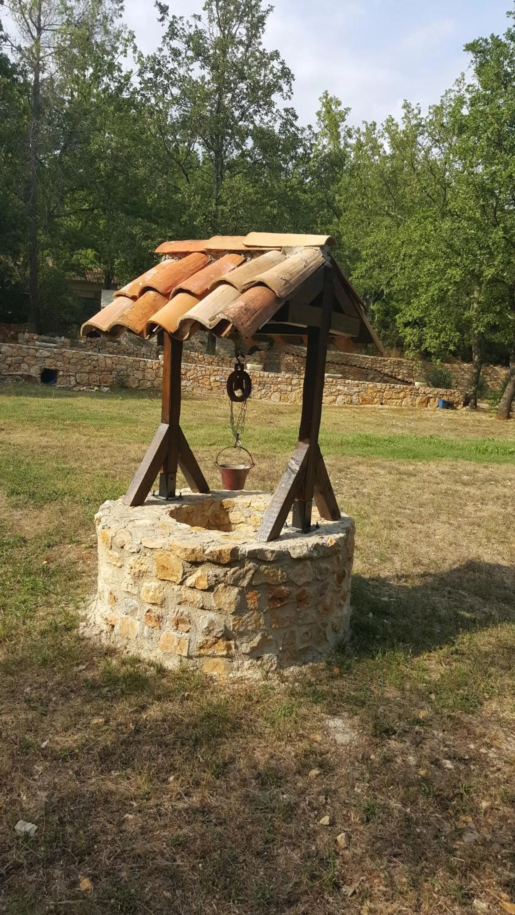 Decorative detail in Le Donjon des Combes et son Spa
