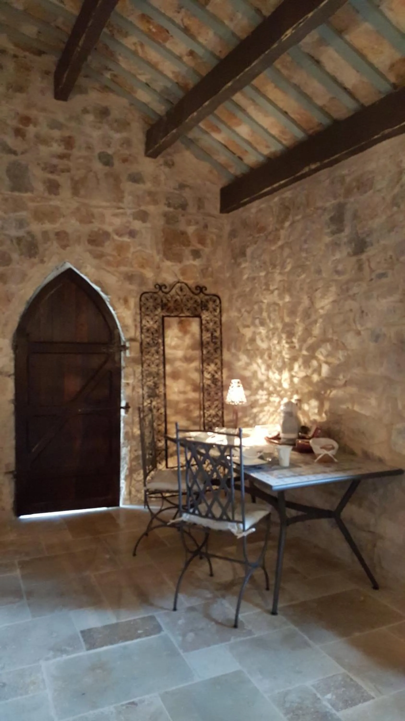 Decorative detail in Le Donjon des Combes et son Spa