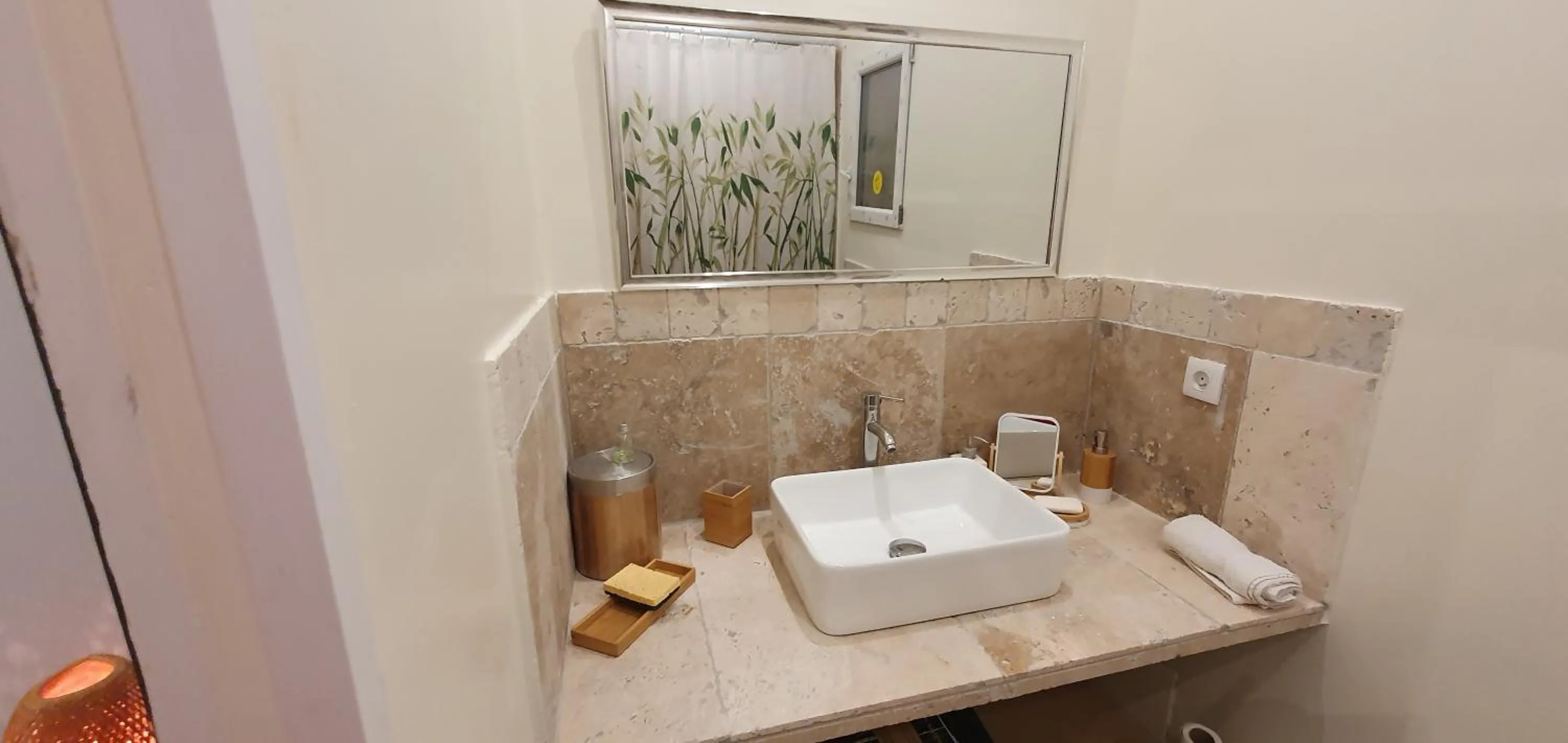 Bathroom in Le Donjon des Combes et son Spa