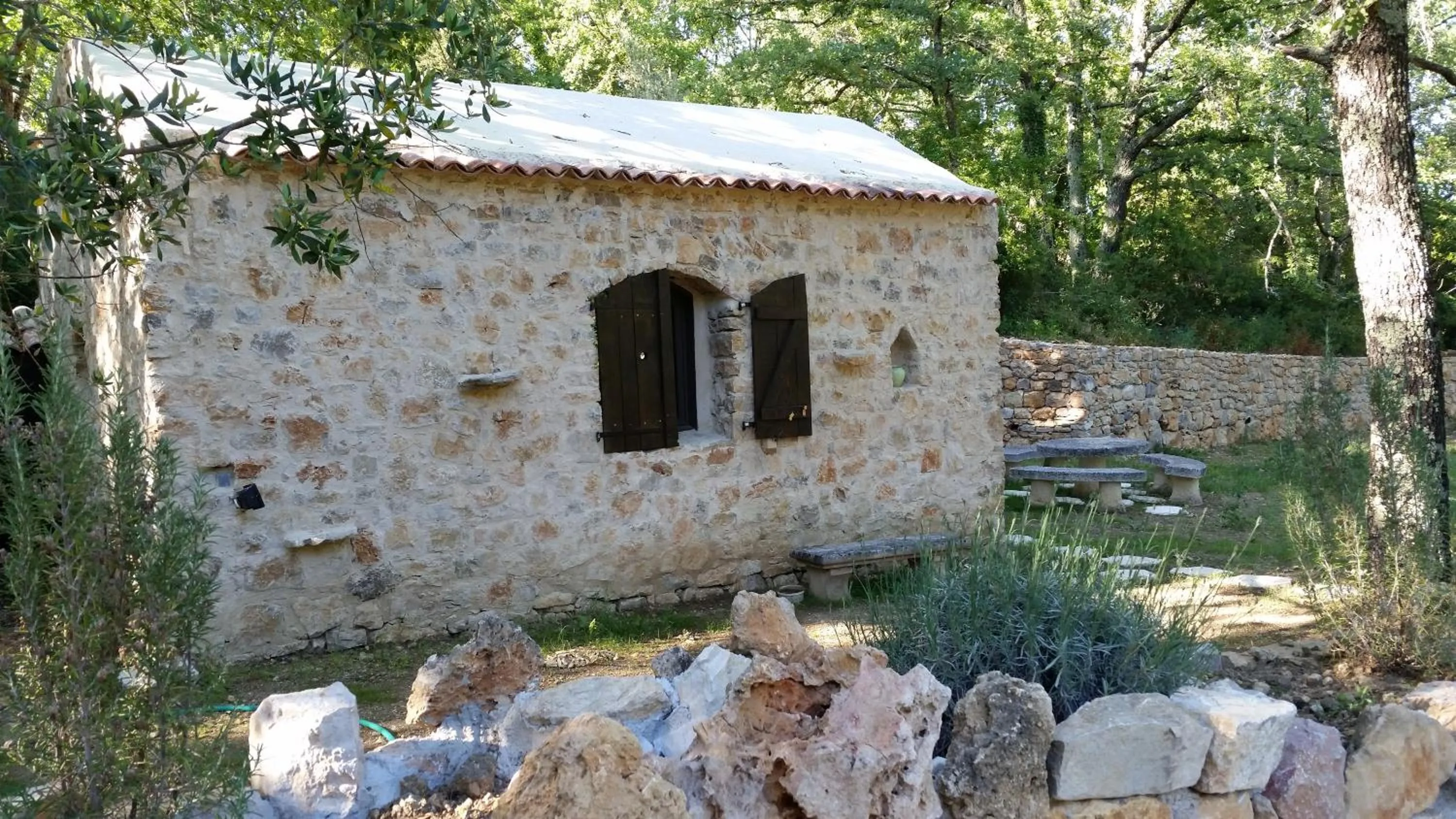 Garden in Le Donjon des Combes et son Spa