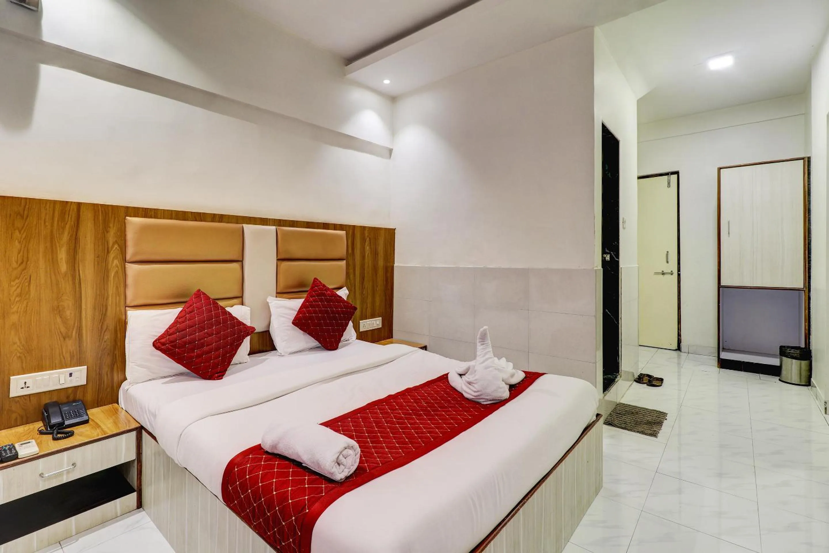 Bedroom, Bed in Hotel Kurla Residency