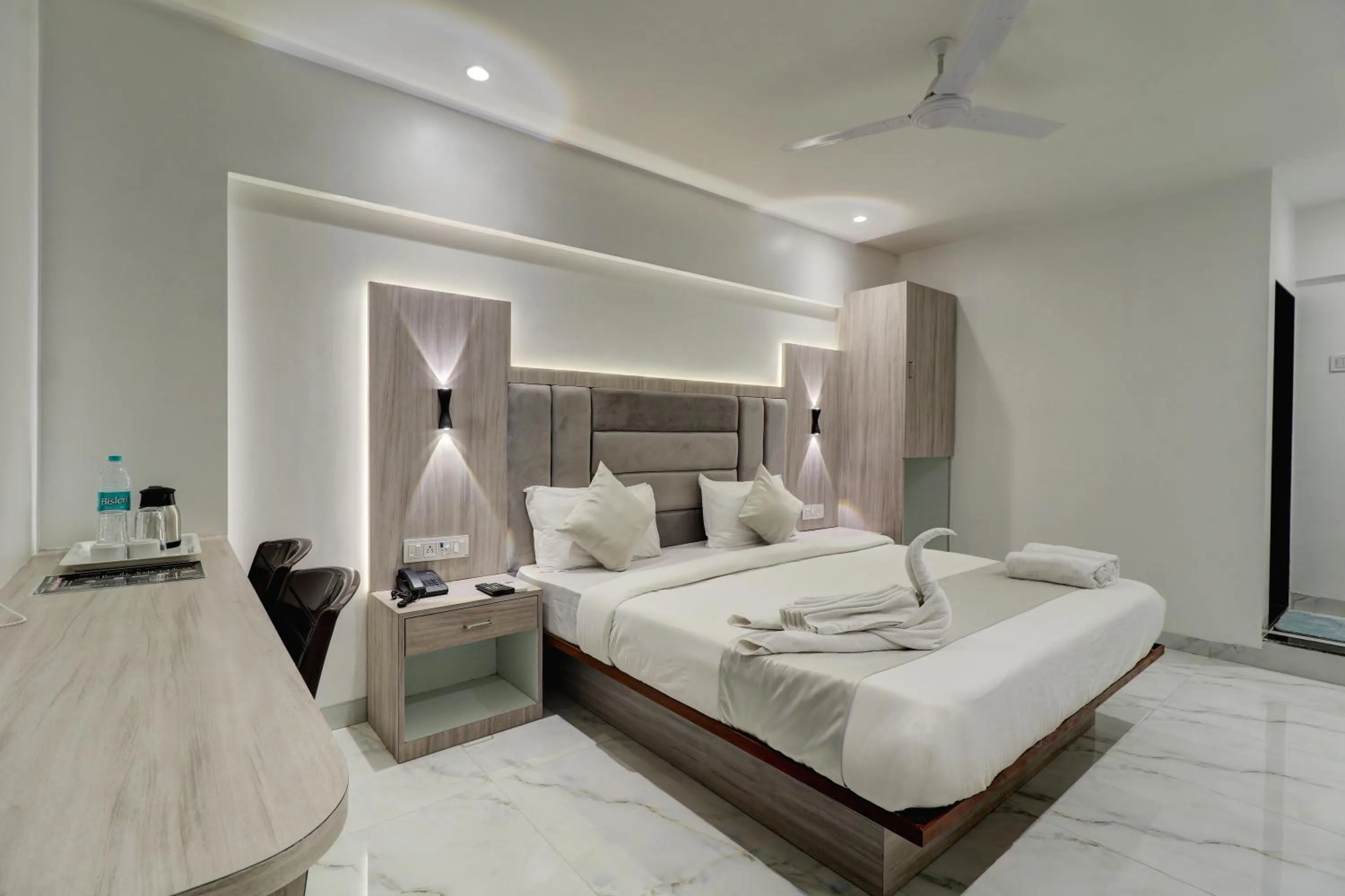 Bedroom, Bed in Hotel Kurla Residency