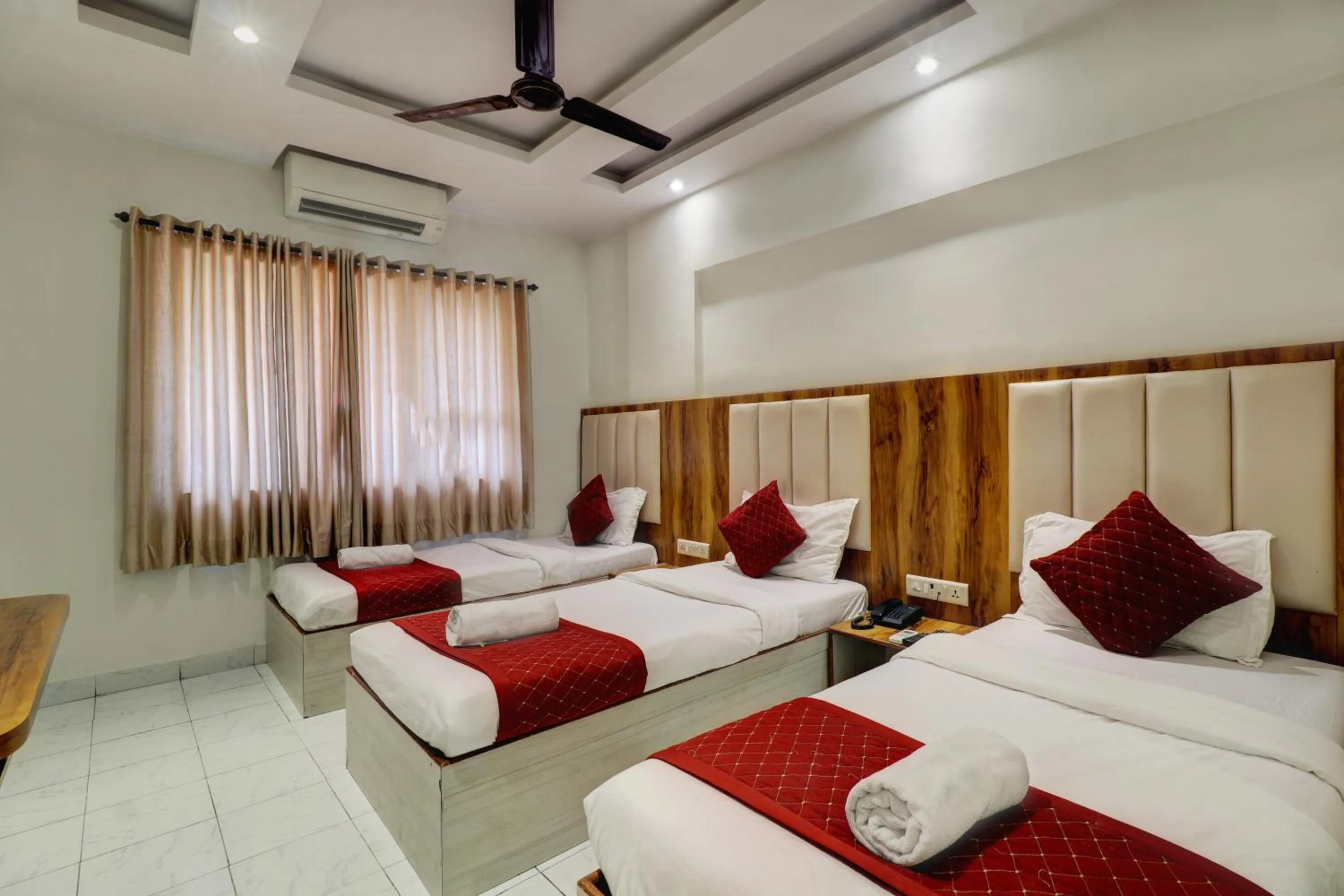 Bedroom, Bed in Hotel Kurla Residency