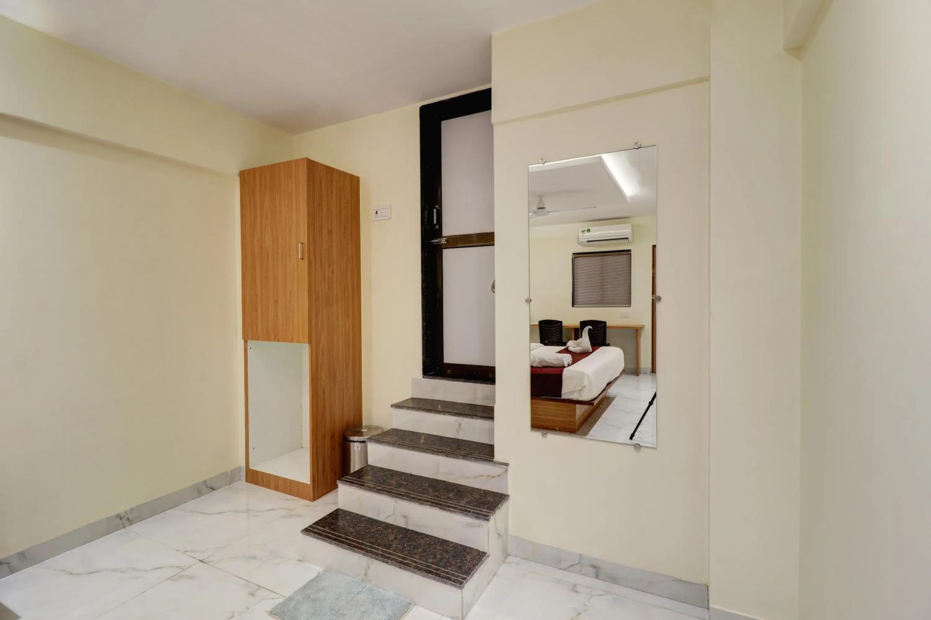 Bedroom, Bed in Hotel Kurla Residency