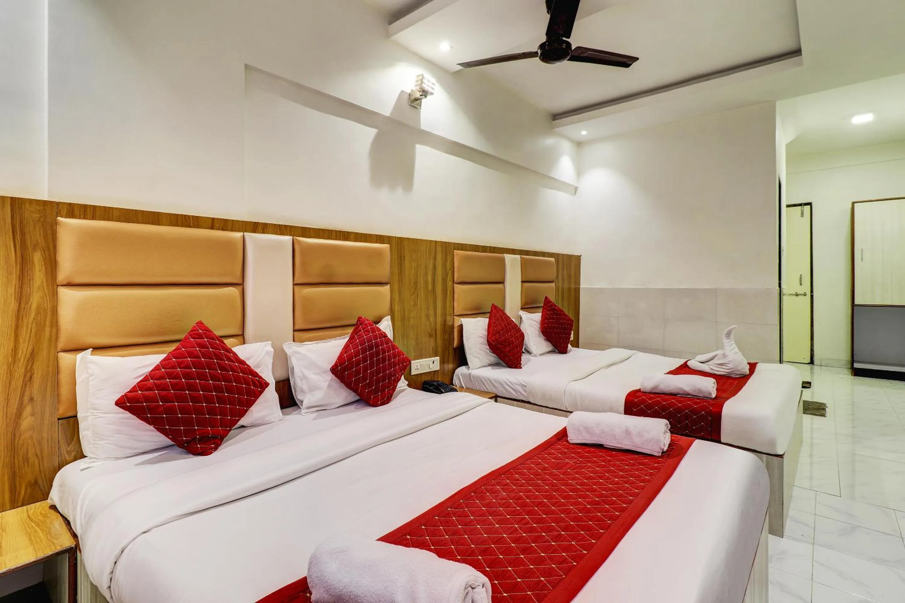 Bedroom, Bed in Hotel Kurla Residency