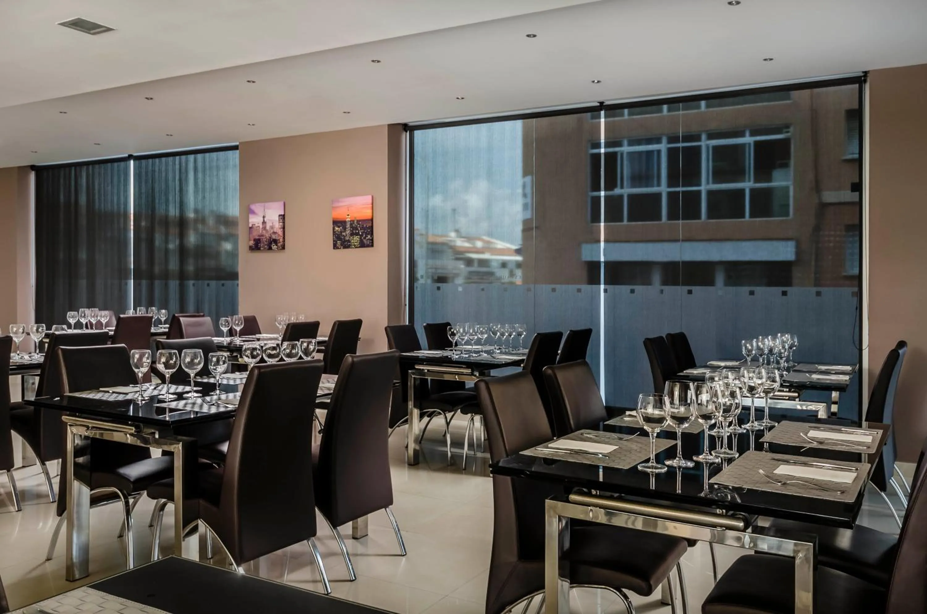 Restaurant/places to eat in Exe Cunit Suites & Spa