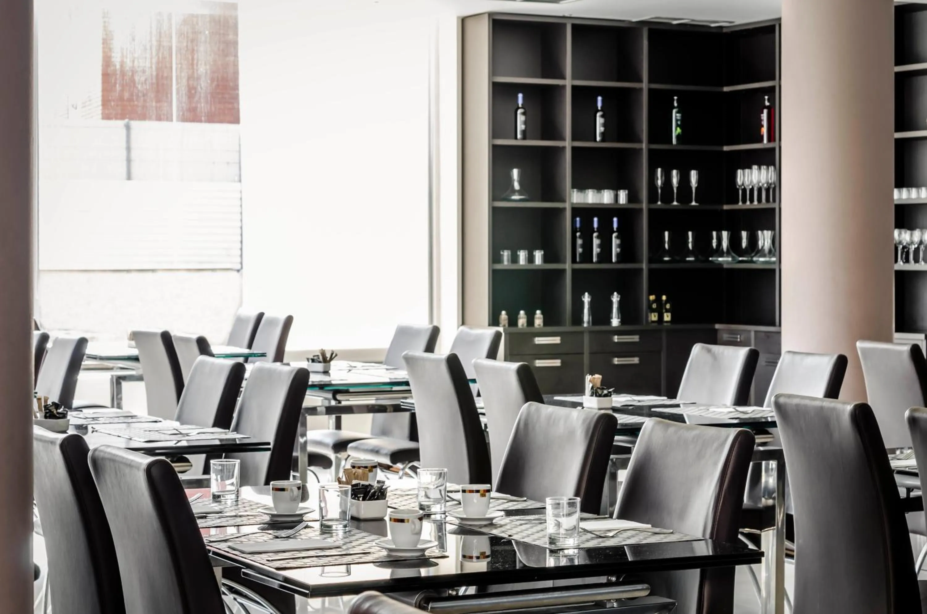 Restaurant/places to eat in Exe Cunit Suites & Spa