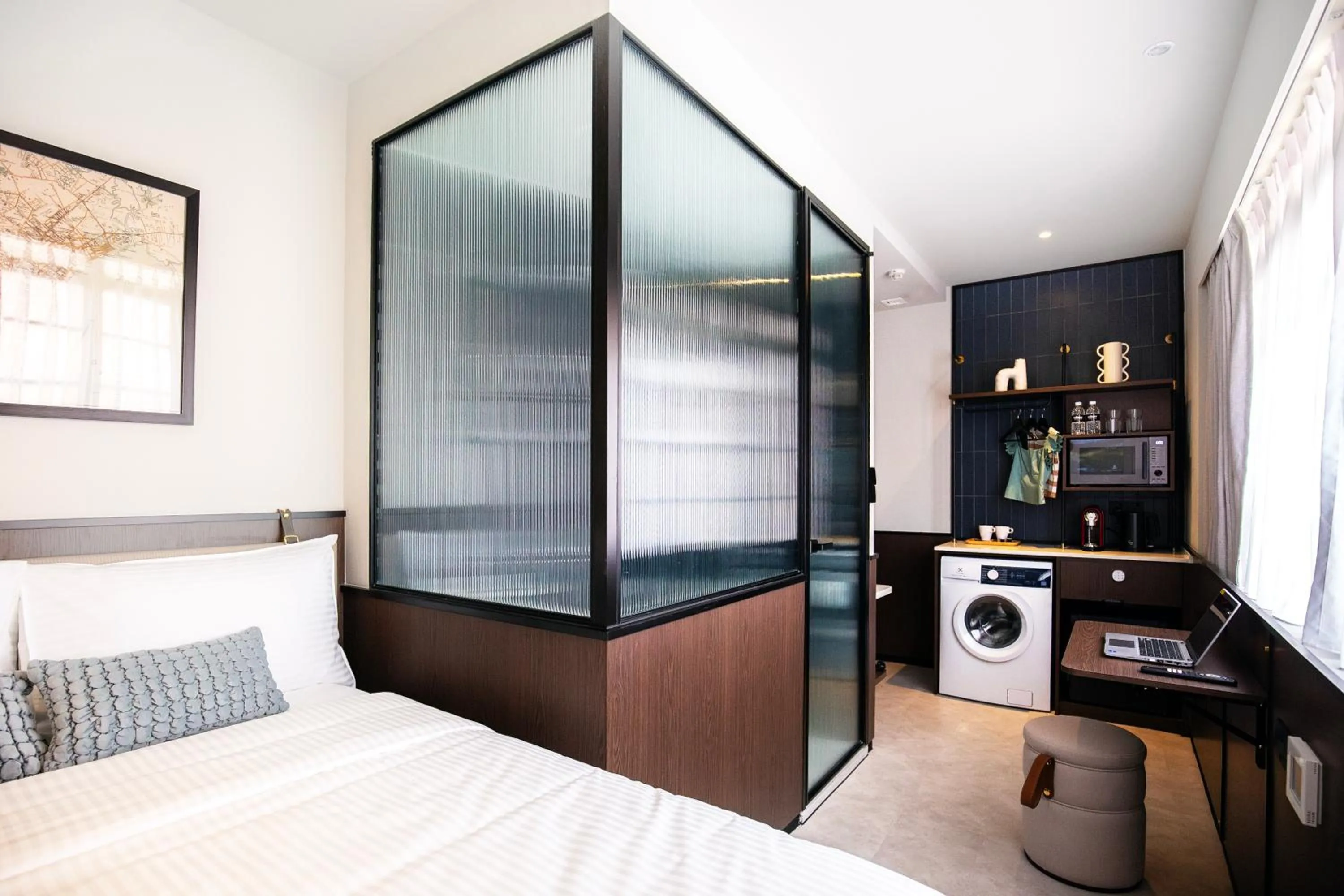 oven, Bed in Coliwoo Hotel Kampong Glam - CoLiving