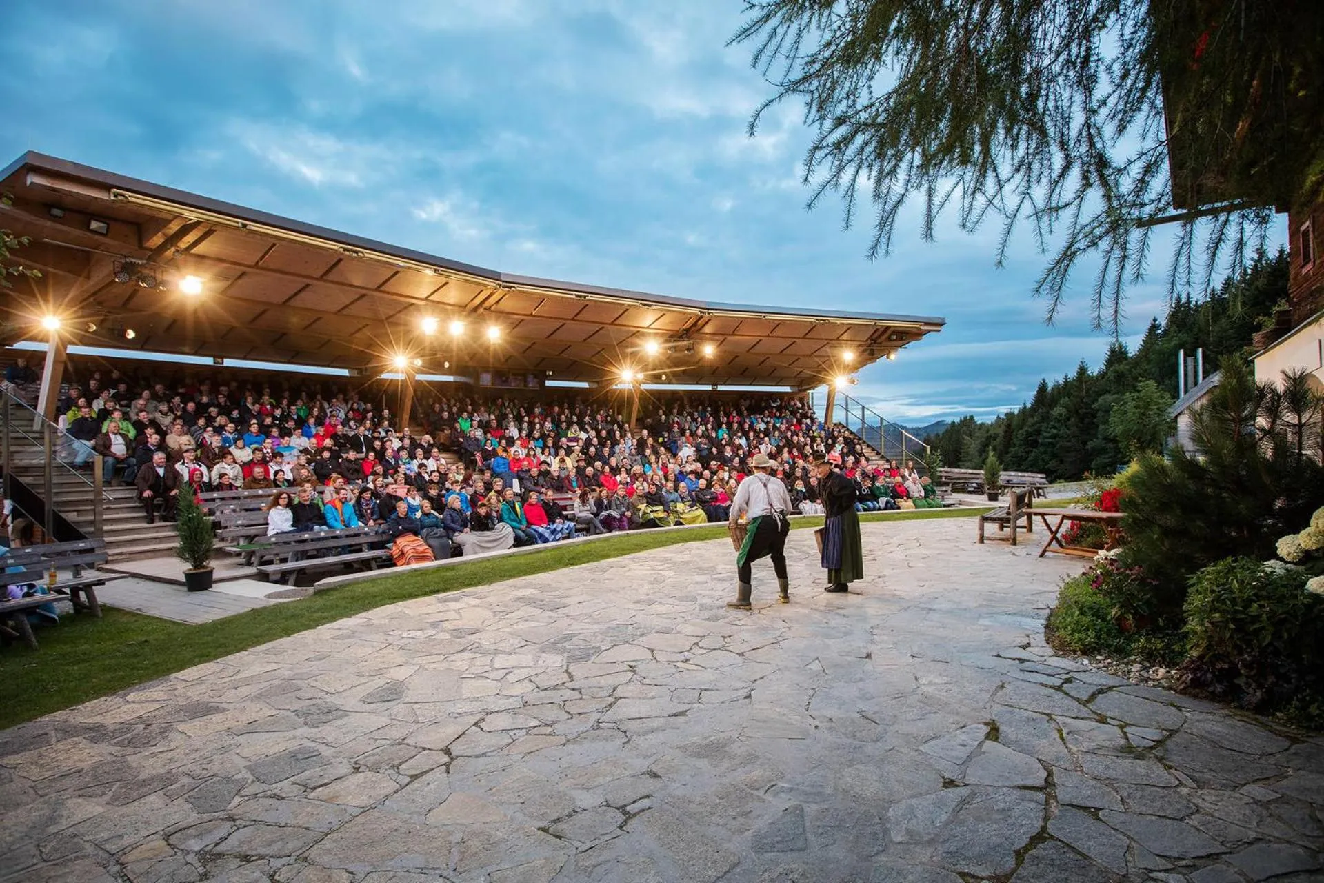 Evening entertainment in Naturhotel Bauernhofer