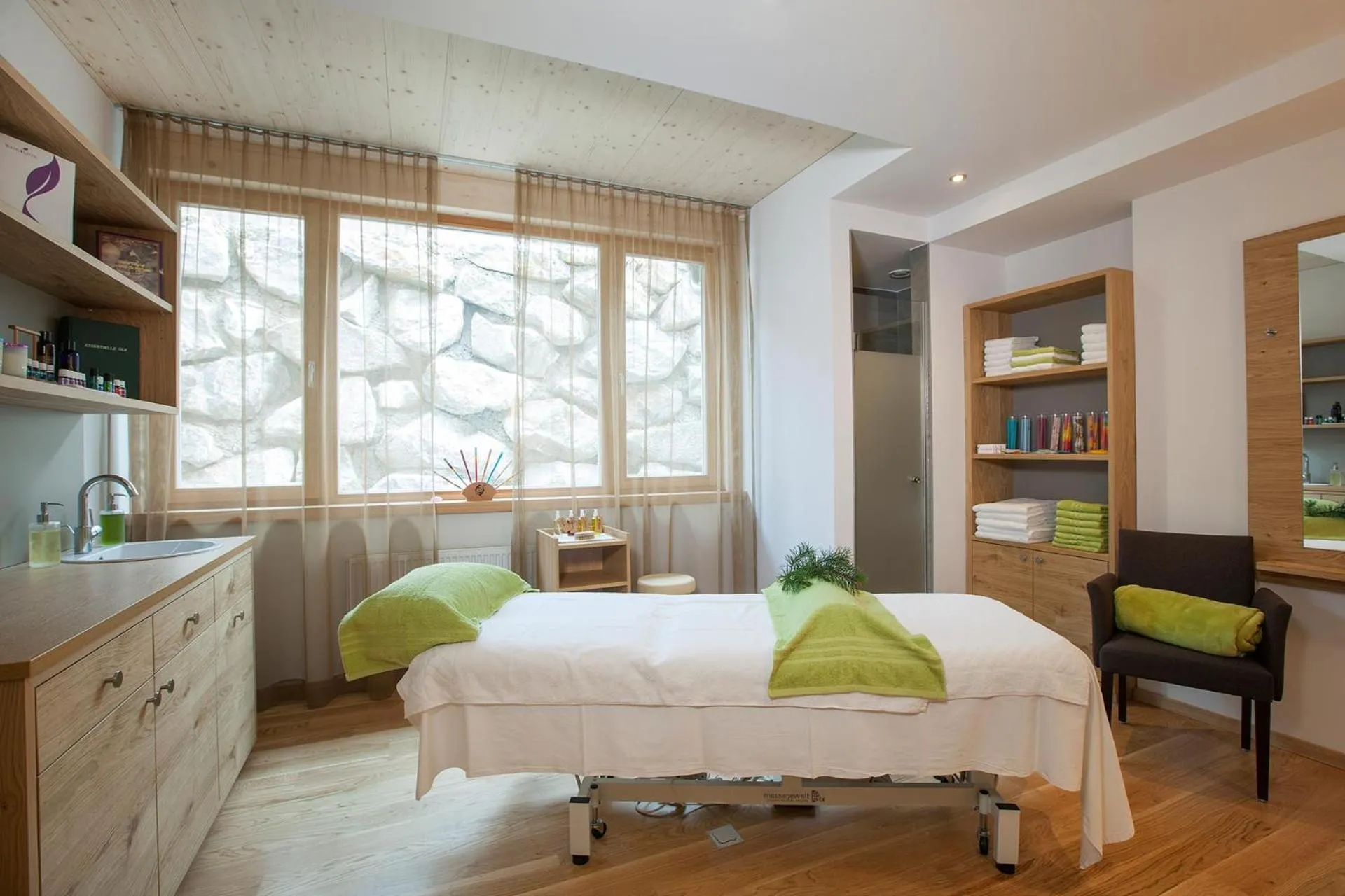 Massage, Bed in Naturhotel Bauernhofer