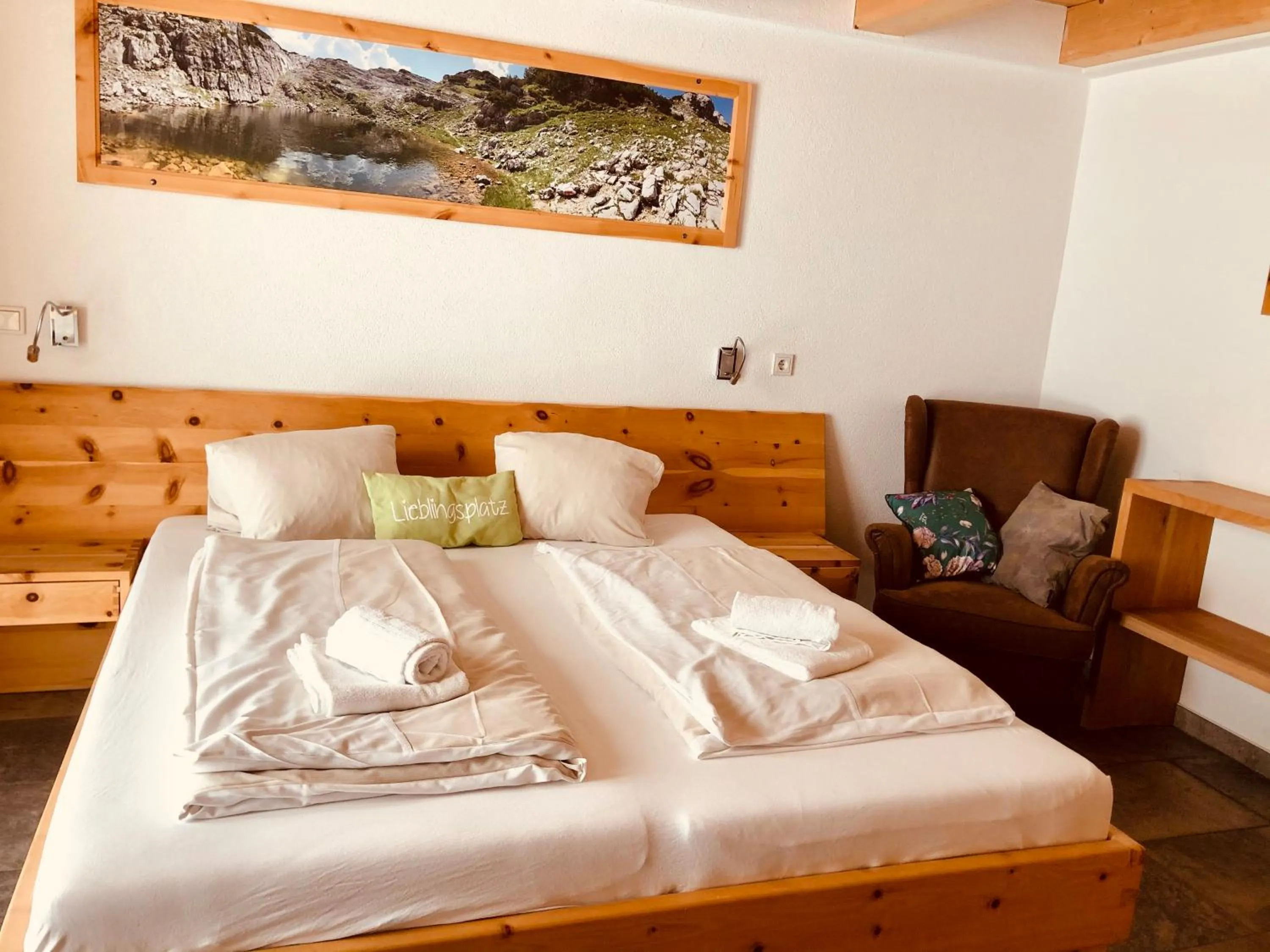 Photo of the whole room, Bed in Lodge am Krippenstein