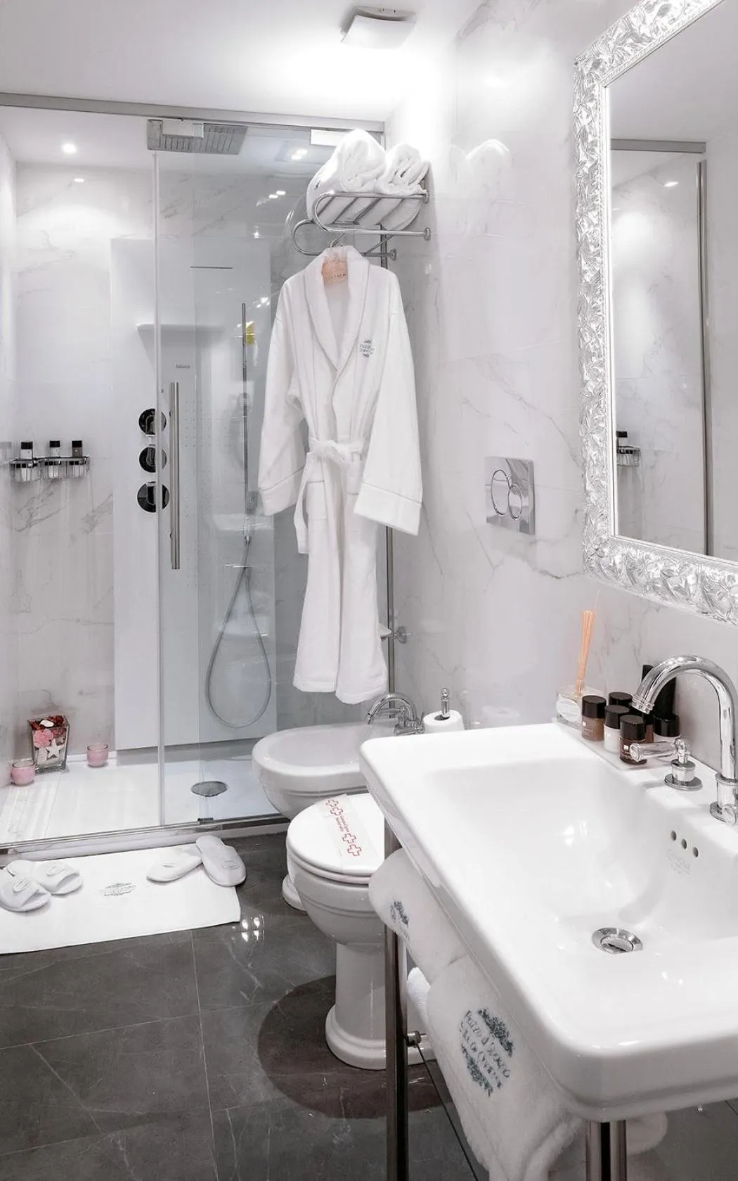 Bathroom in Piazza di Spagna Suite de Charme