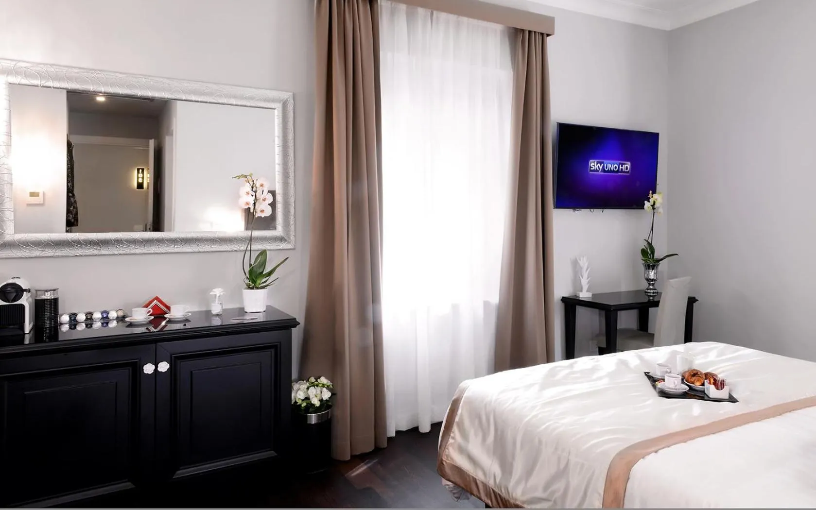 Bedroom, Bed in Piazza di Spagna Suite de Charme