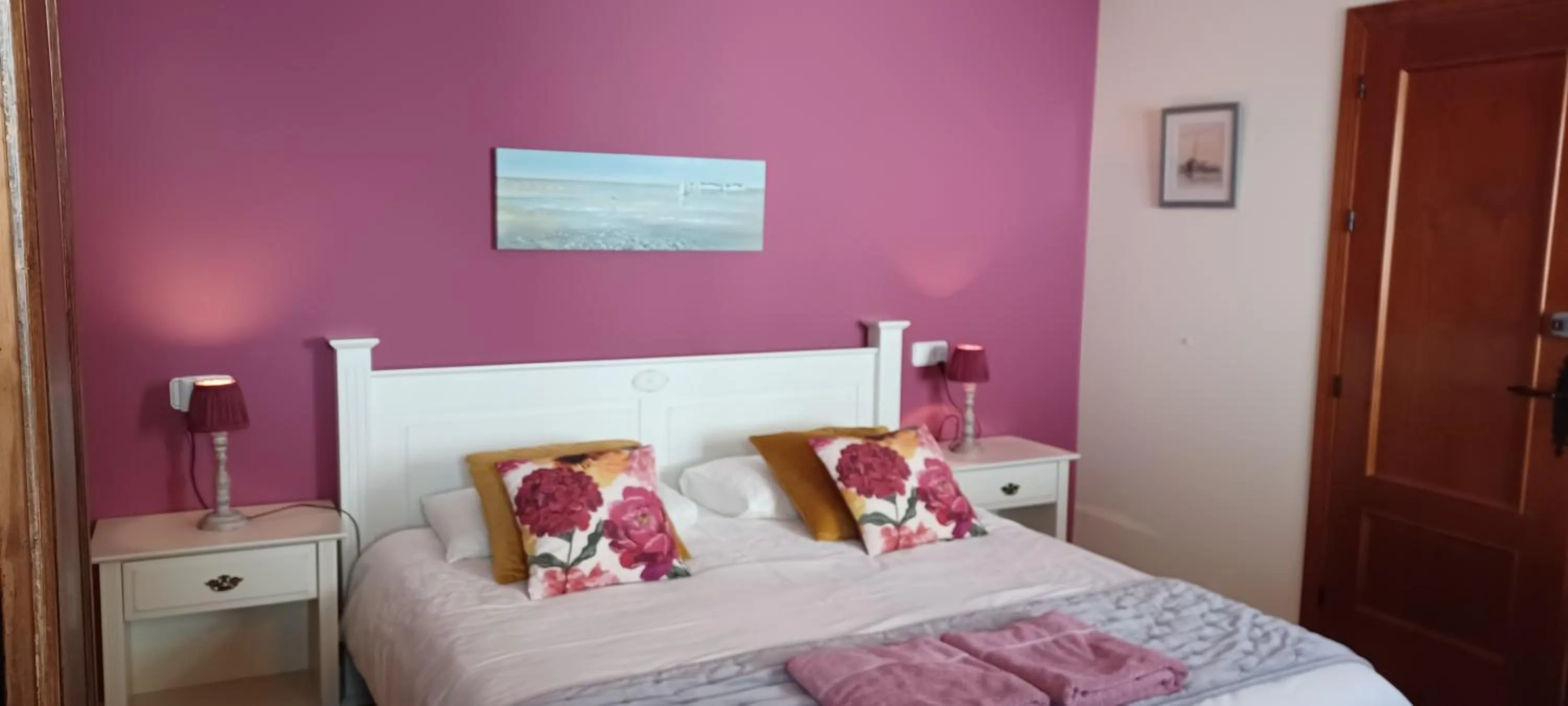 Bed in Casa Roble B&B