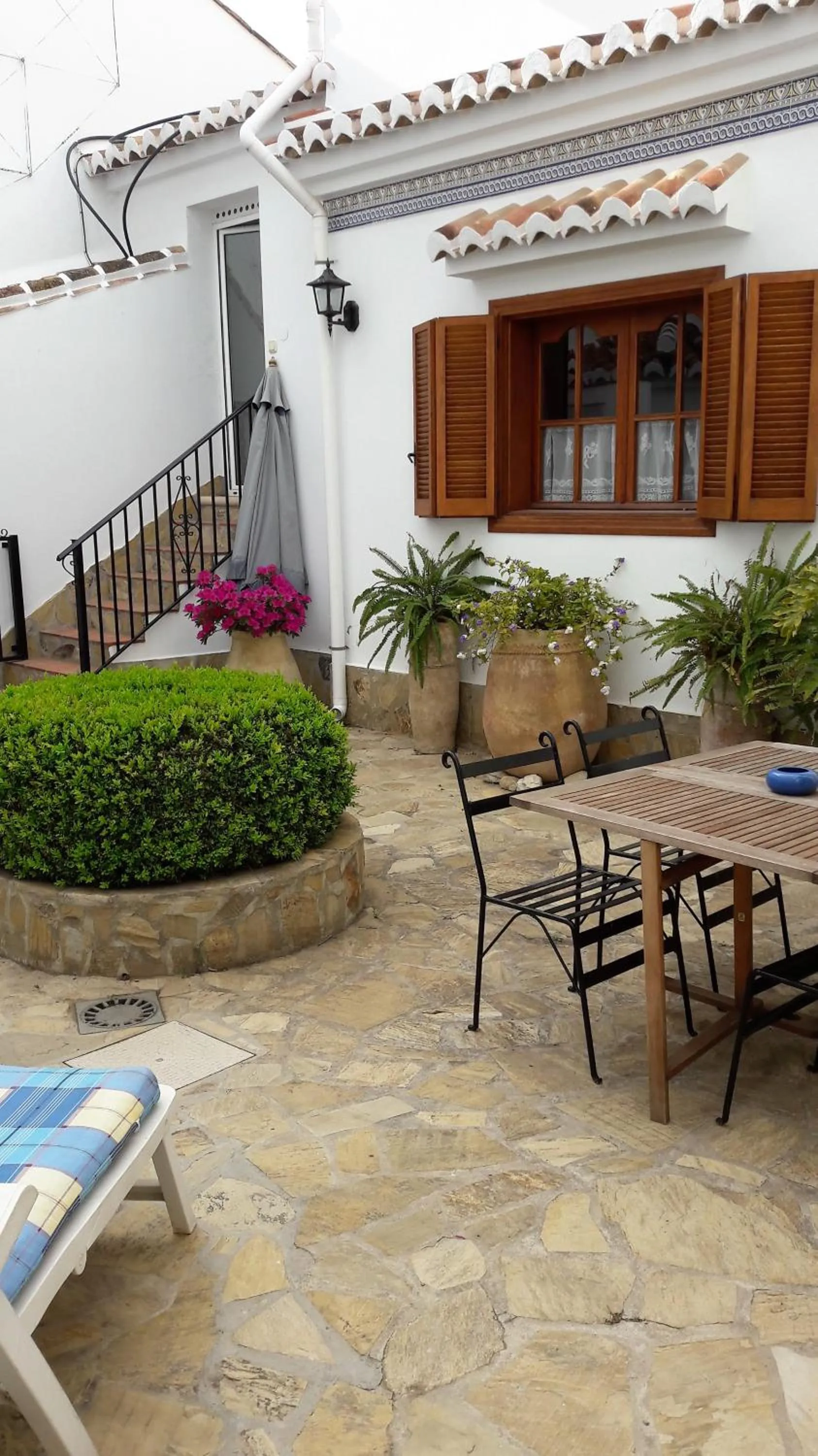 Property building in Casa Roble B&B