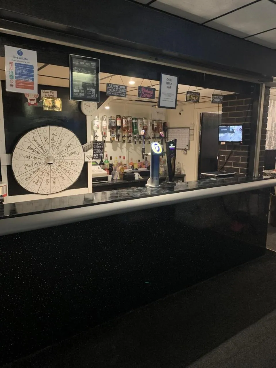 Nightclub / DJ in The Butterfly Hotel