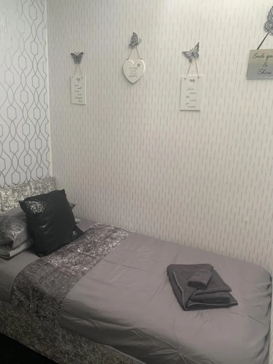 Bedroom, Bed in The Butterfly Hotel