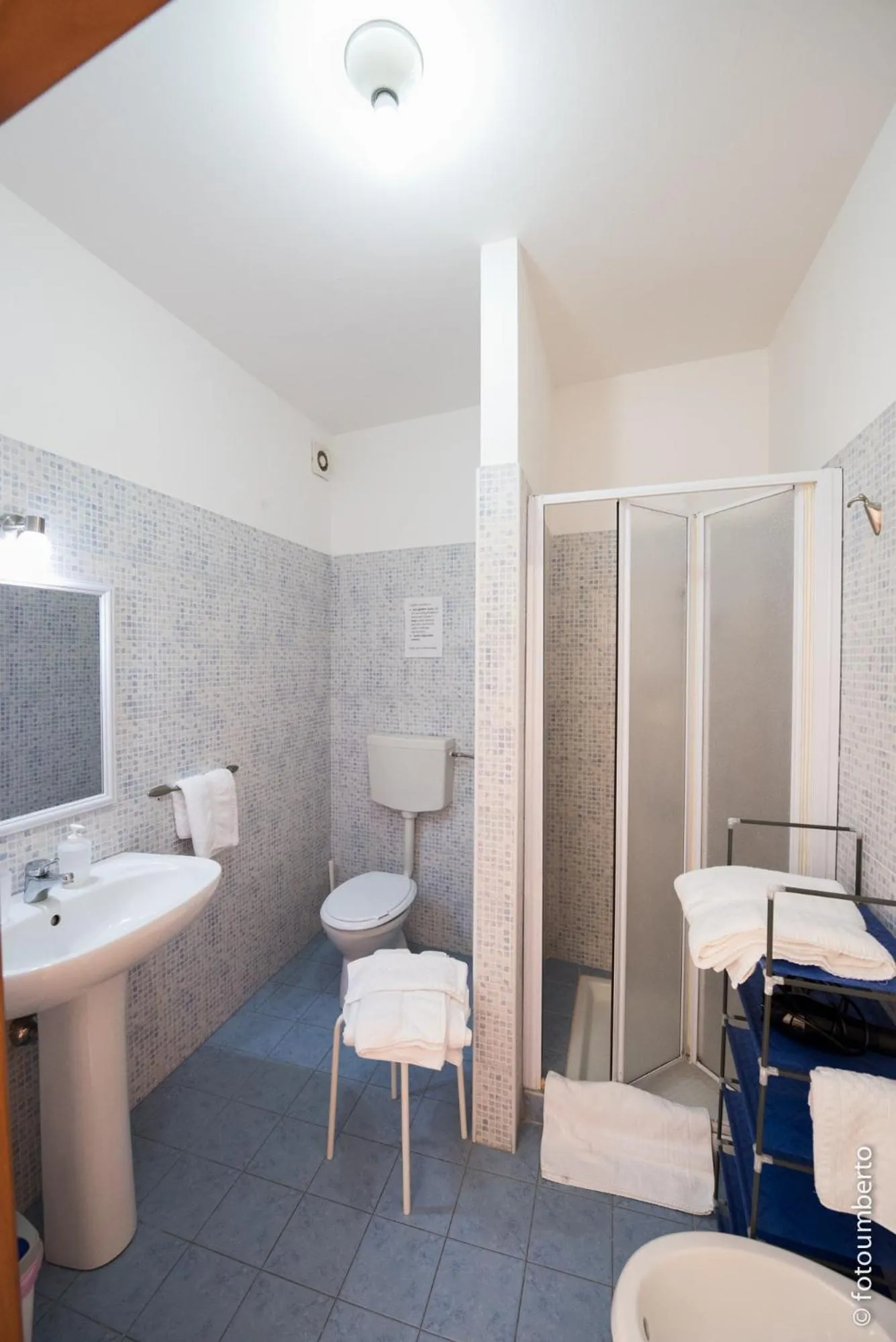 Shower in La Rosa Antica