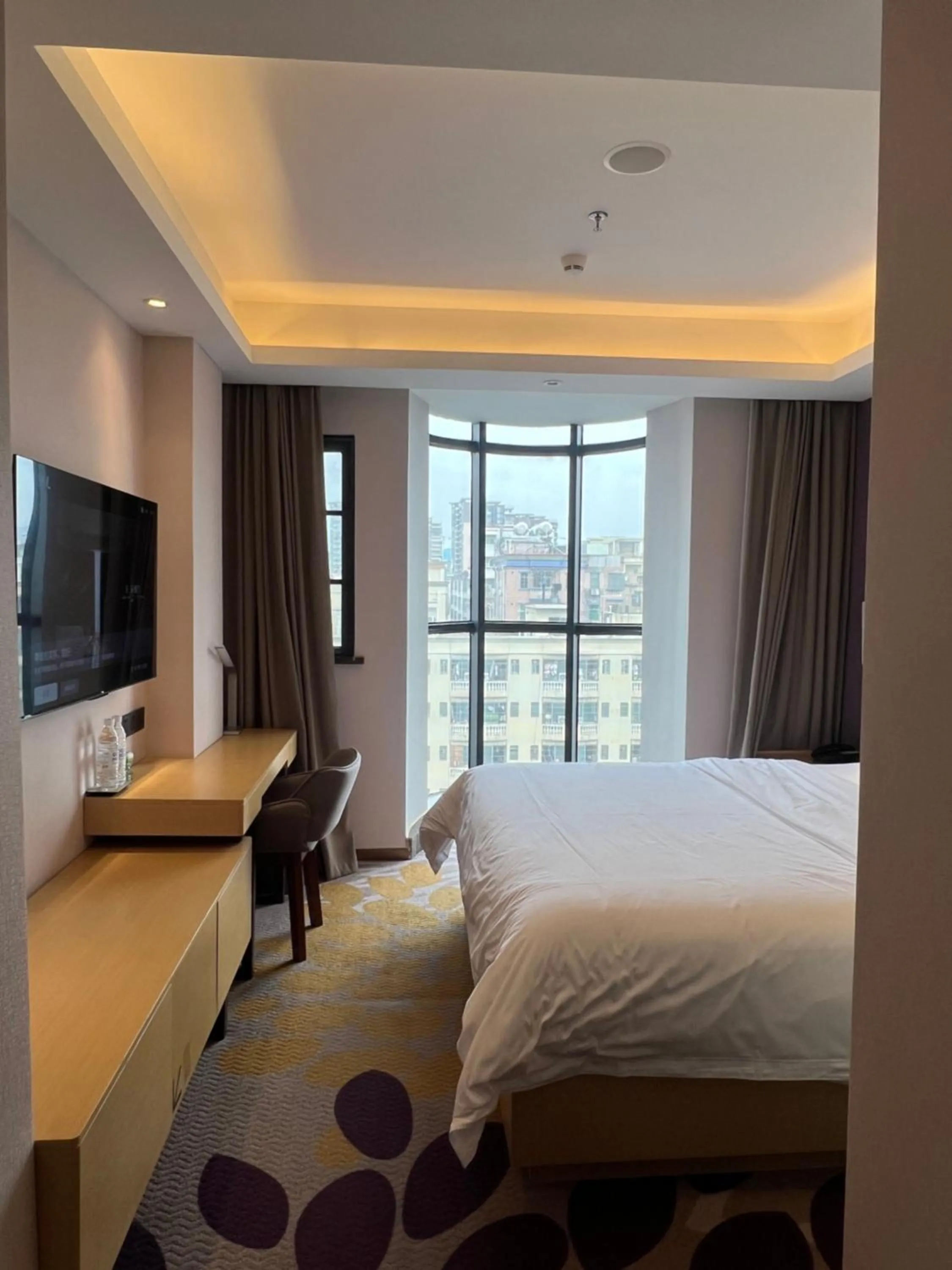 Bed in Lavande Hotel Shenzhen International Convention and Exhibition Center Fuhai West Subway Station