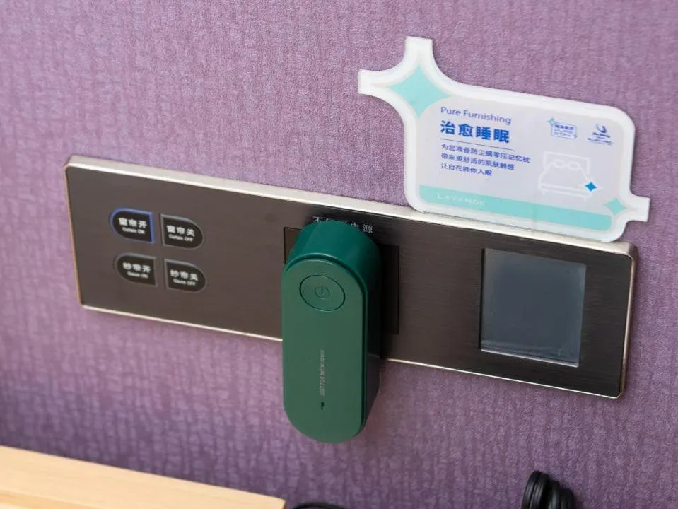 Lavande Hotel Shenzhen International Convention and Exhibition Center Fuhai West Subway Station