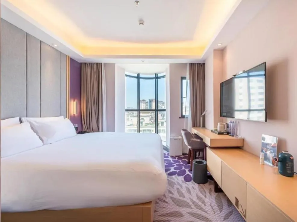 Bed in Lavande Hotel Shenzhen International Convention and Exhibition Center Fuhai West Subway Station