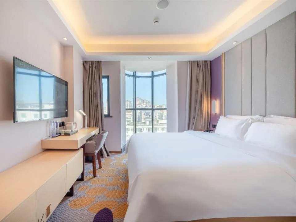 Bed in Lavande Hotel Shenzhen International Convention and Exhibition Center Fuhai West Subway Station