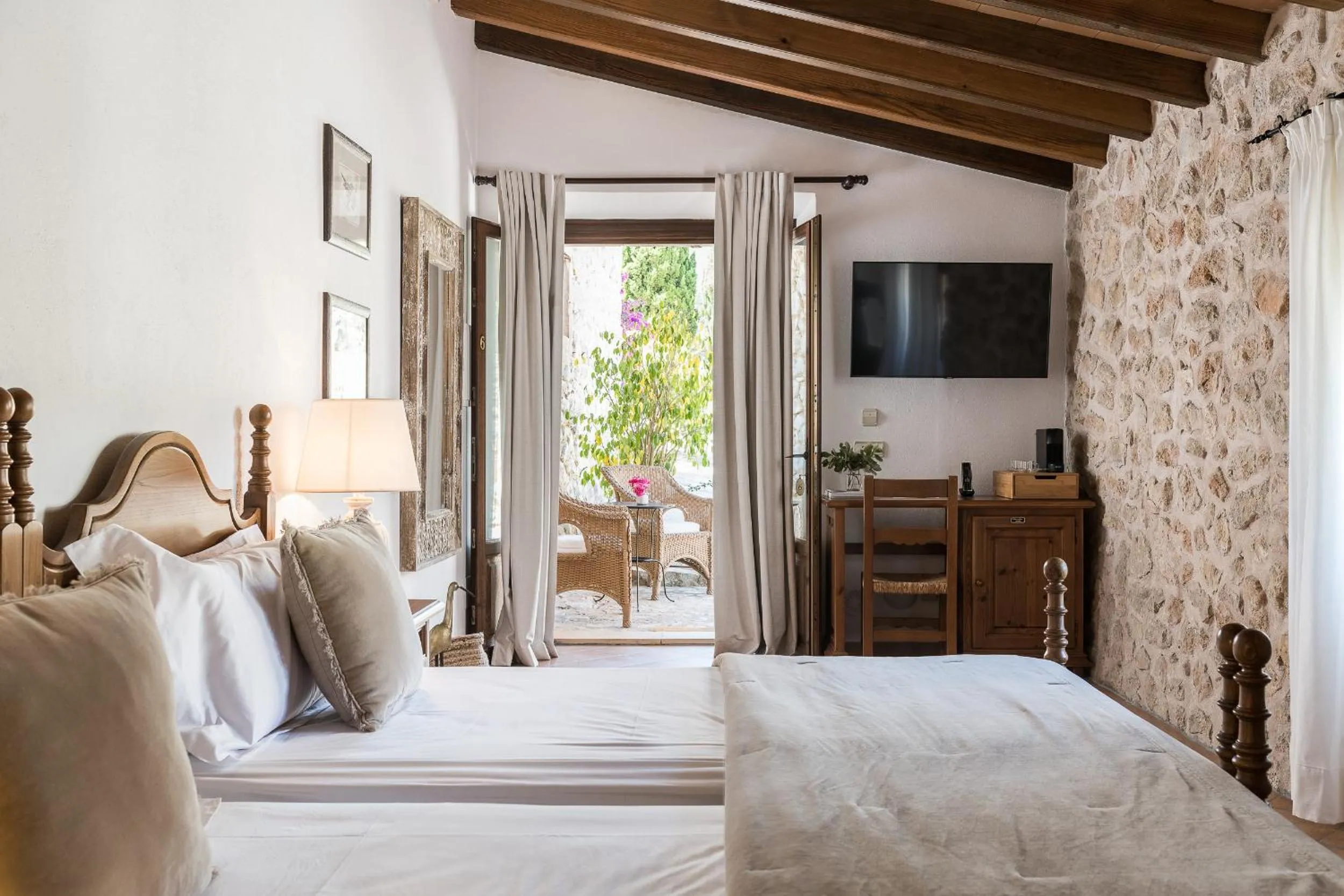 Bedroom, Bed in Ca'n Beneït