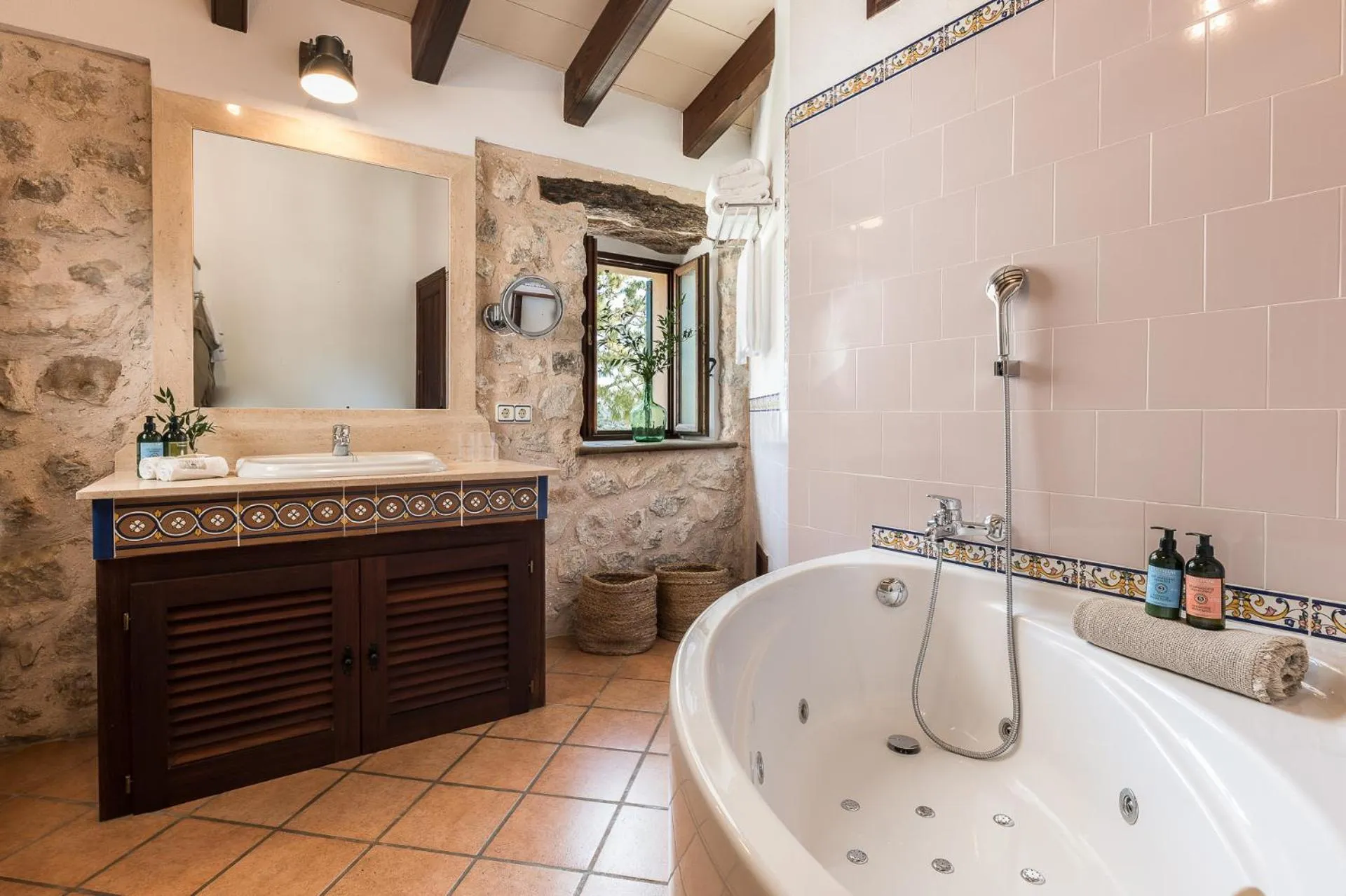 Bathroom in Ca'n Beneït