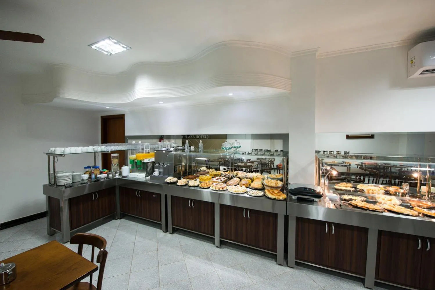 Continental breakfast in Solar Plaza Hotel