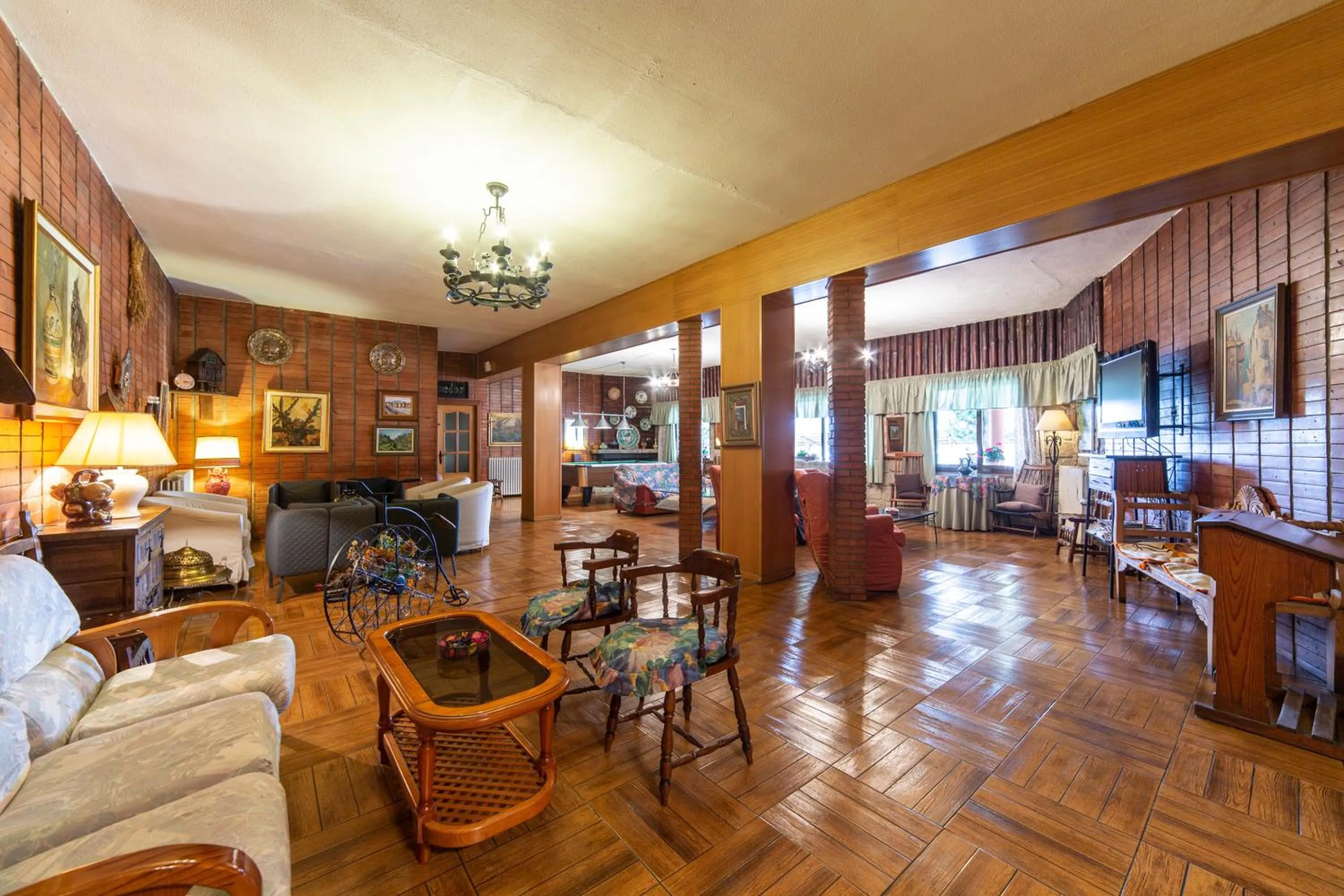 Restaurant/places to eat in Hotel Mavi