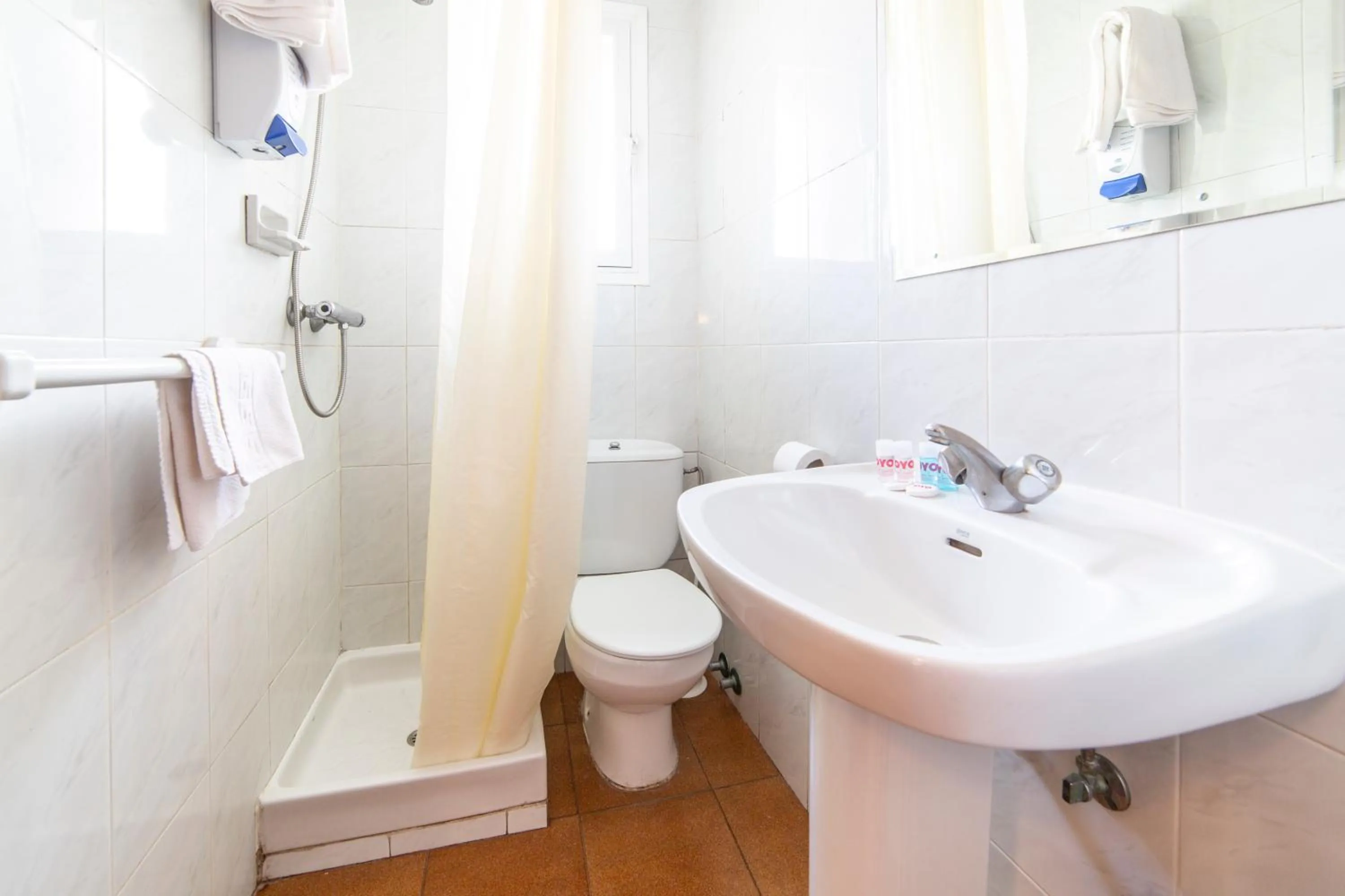 Shower in Hotel Mavi