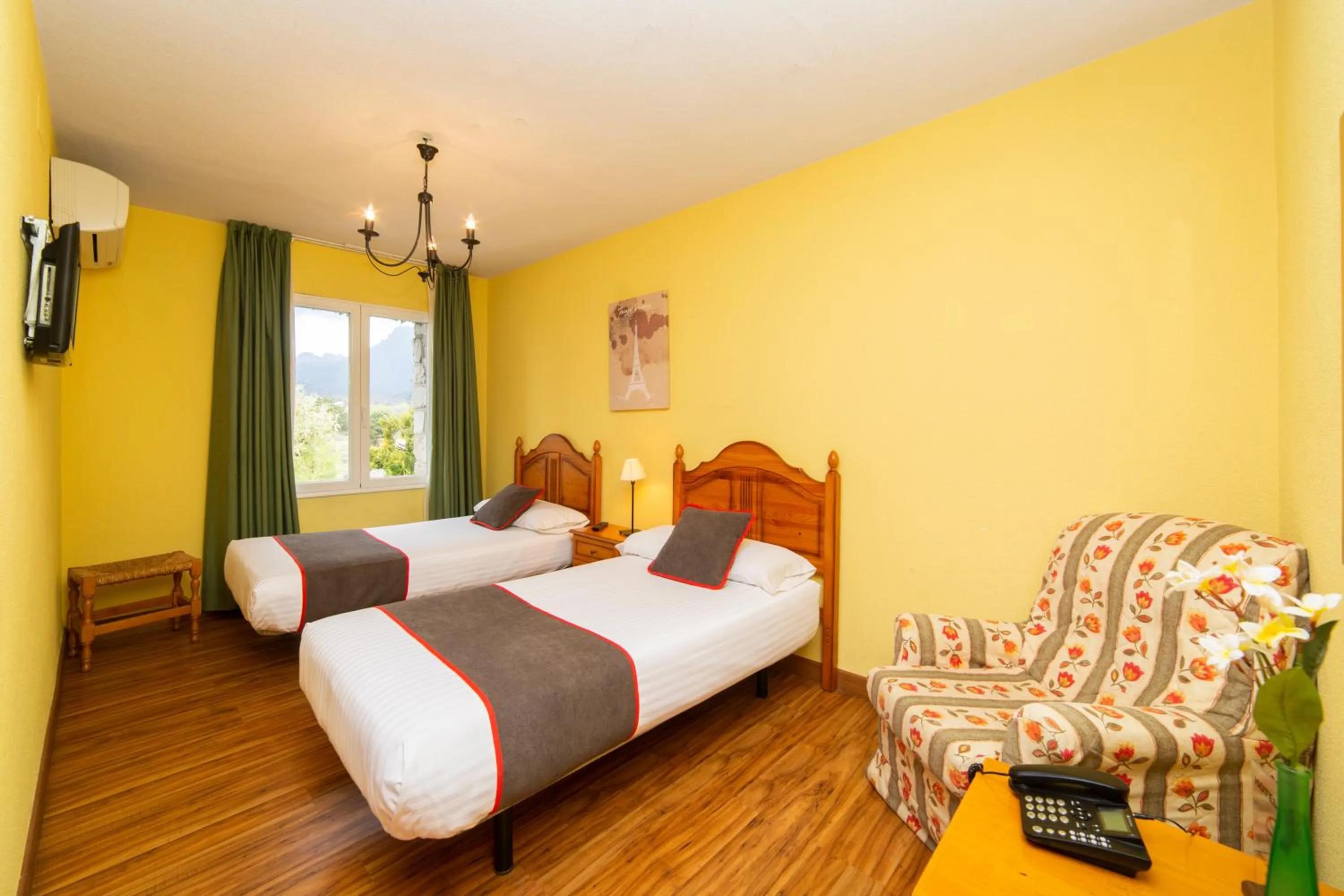 Photo of the whole room, Bed in Hotel Mavi