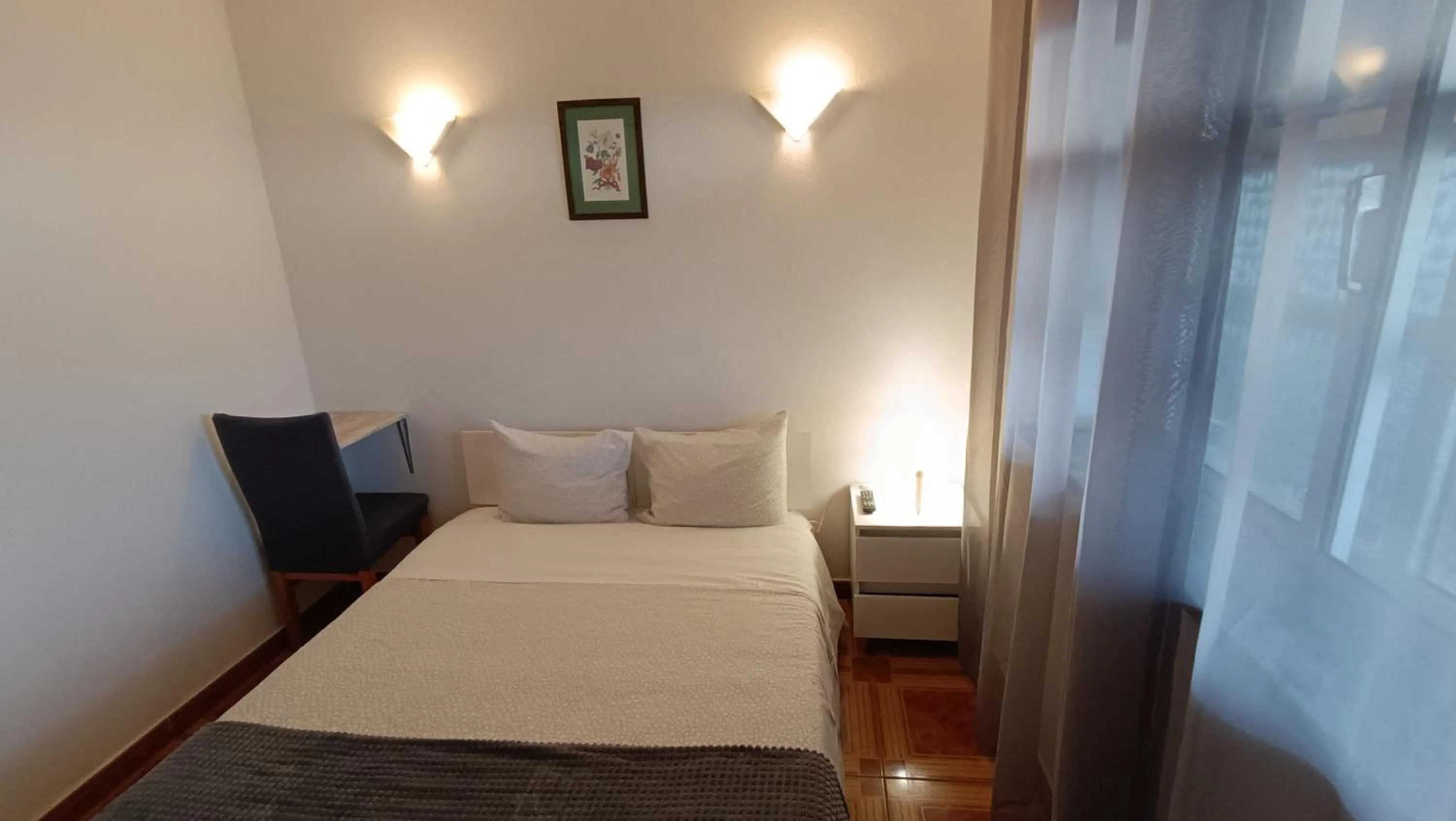 Bedroom, Bed in Residencial S. Gião